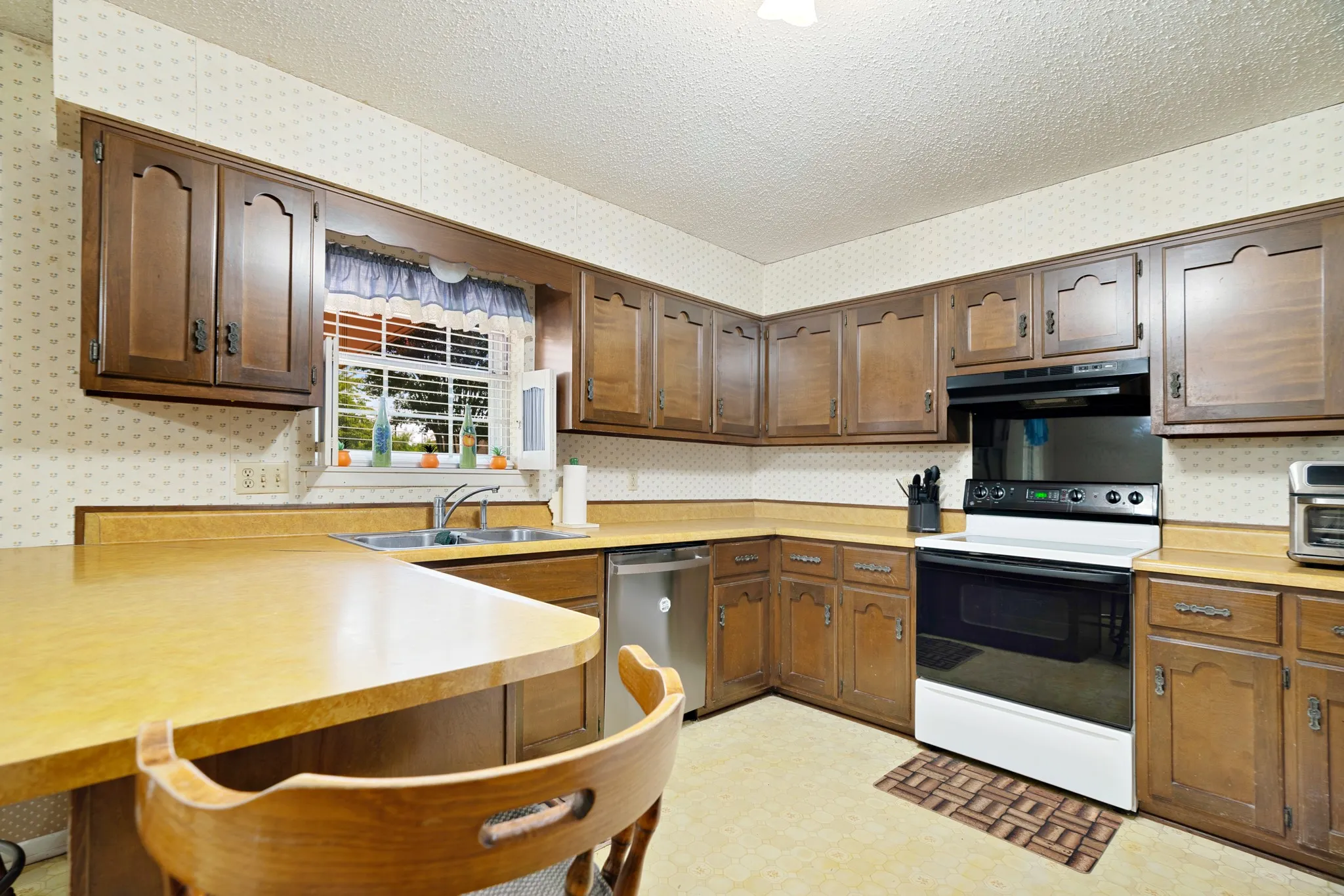 Single Family Residence For Sale in Lamar County , 3450 Vagas Drive, Paris, Texas 75462, 3 Bedroom, 2 Bathroom, 2 Garage spaces, 1,700 Sqft, built in 0, mls#21353655, Real Estate Agent in Paris, Homes For Sale in Lamar county, Homes For Sale in Paris, Realtor in Paris Texas, Real Estate Brokerage Independent Realty Texas, Luminita Cordes Realtor