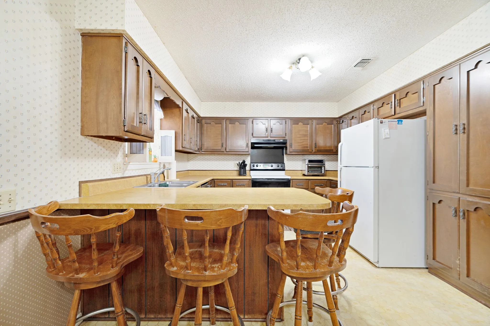 Single Family Residence For Sale in Lamar County , 3450 Vagas Drive, Paris, Texas 75462, 3 Bedroom, 2 Bathroom, 2 Garage spaces, 1,700 Sqft, built in 0, mls#21353655, Real Estate Agent in Paris, Homes For Sale in Lamar county, Homes For Sale in Paris, Realtor in Paris Texas, Real Estate Brokerage Independent Realty Texas, Luminita Cordes Realtor