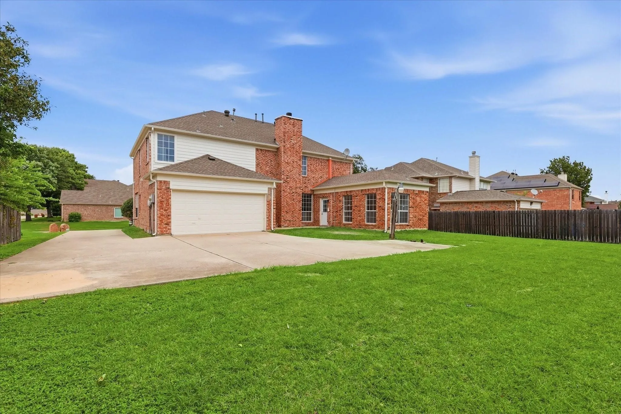 Single Family Residence For Sale in Dallas County , 2209 Everglade Court, Carrollton, Texas 75006, 4 Bedroom, 4 Bathroom, 2 Garage spaces, 2,950 Sqft, built in 1995, mls#21353820, Real Estate Agent in Carrollton, Homes For Sale in Dallas county, Homes For Sale in Carrollton, Realtor in Carrollton Texas, Real Estate Brokerage Independent Realty Texas, Luminita Cordes Realtor