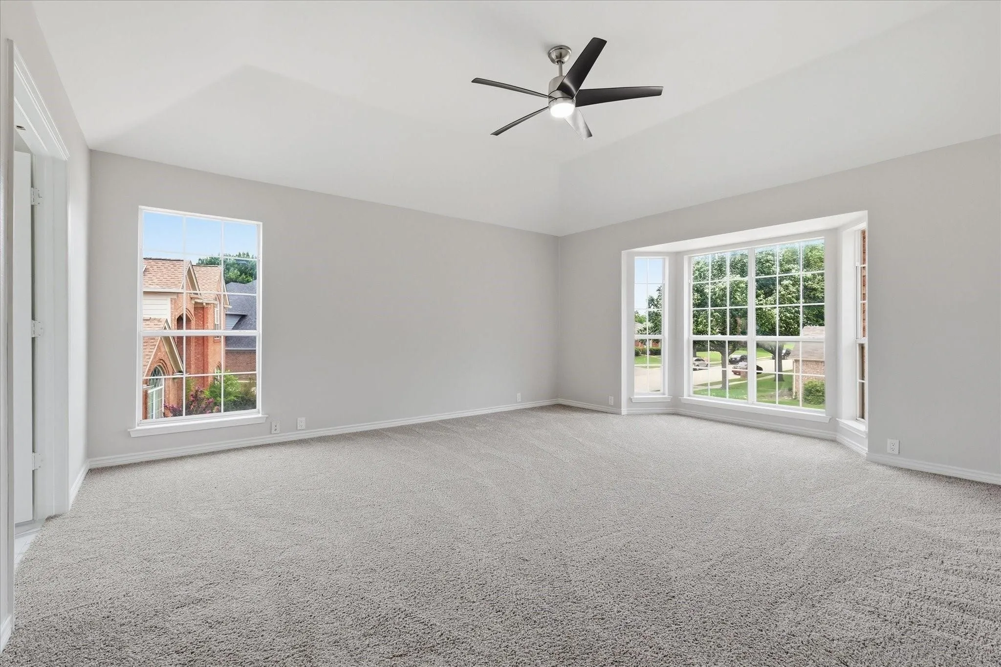 Single Family Residence For Sale in Dallas County , 2209 Everglade Court, Carrollton, Texas 75006, 4 Bedroom, 4 Bathroom, 2 Garage spaces, 2,950 Sqft, built in 1995, mls#21353820, Real Estate Agent in Carrollton, Homes For Sale in Dallas county, Homes For Sale in Carrollton, Realtor in Carrollton Texas, Real Estate Brokerage Independent Realty Texas, Luminita Cordes Realtor