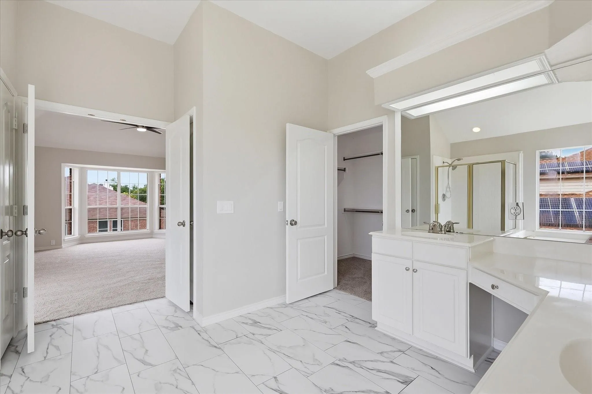 Single Family Residence For Sale in Dallas County , 2209 Everglade Court, Carrollton, Texas 75006, 4 Bedroom, 4 Bathroom, 2 Garage spaces, 2,950 Sqft, built in 1995, mls#21353820, Real Estate Agent in Carrollton, Homes For Sale in Dallas county, Homes For Sale in Carrollton, Realtor in Carrollton Texas, Real Estate Brokerage Independent Realty Texas, Luminita Cordes Realtor