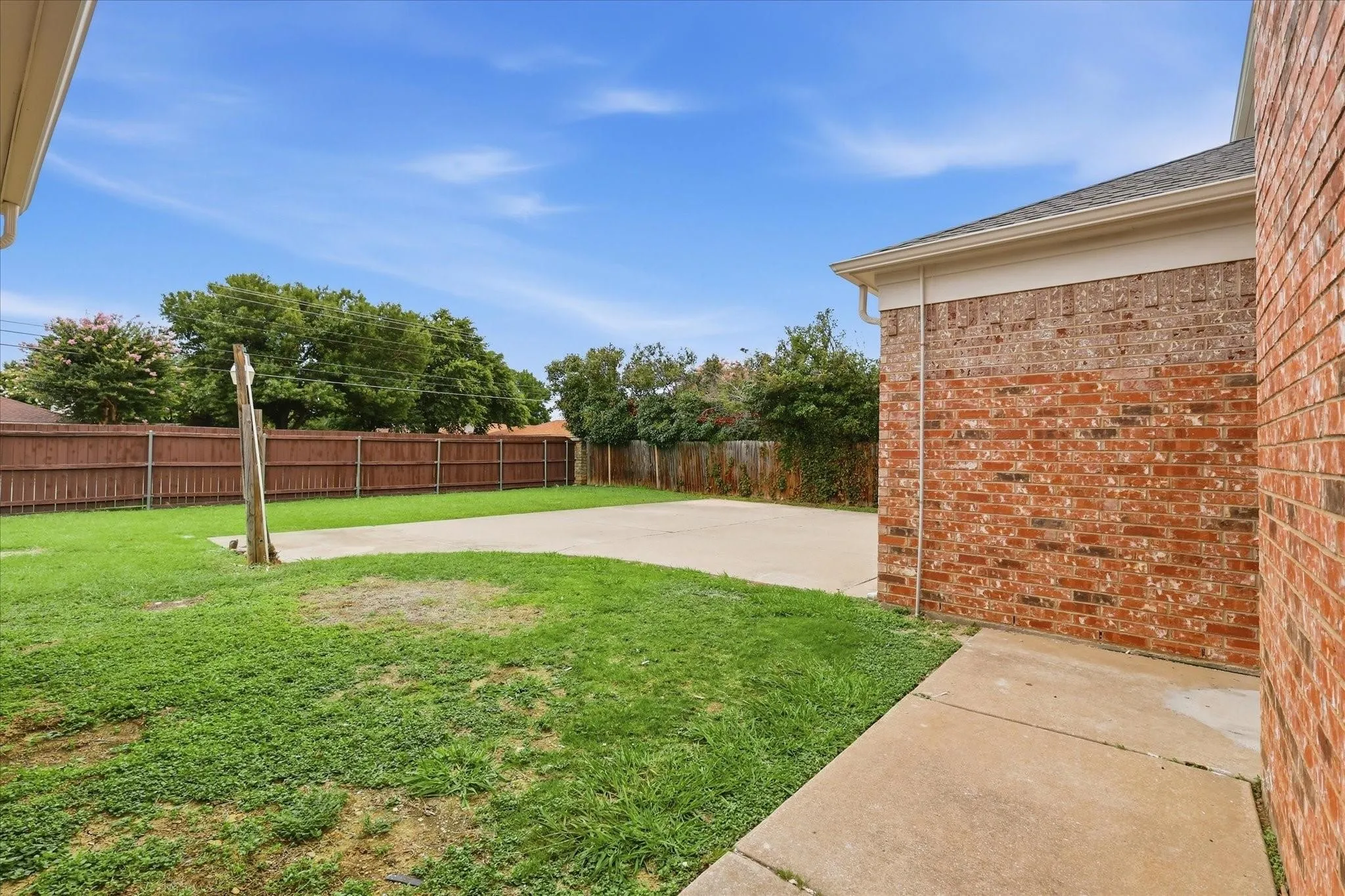 Single Family Residence For Sale in Dallas County , 2209 Everglade Court, Carrollton, Texas 75006, 4 Bedroom, 4 Bathroom, 2 Garage spaces, 2,950 Sqft, built in 1995, mls#21353820, Real Estate Agent in Carrollton, Homes For Sale in Dallas county, Homes For Sale in Carrollton, Realtor in Carrollton Texas, Real Estate Brokerage Independent Realty Texas, Luminita Cordes Realtor