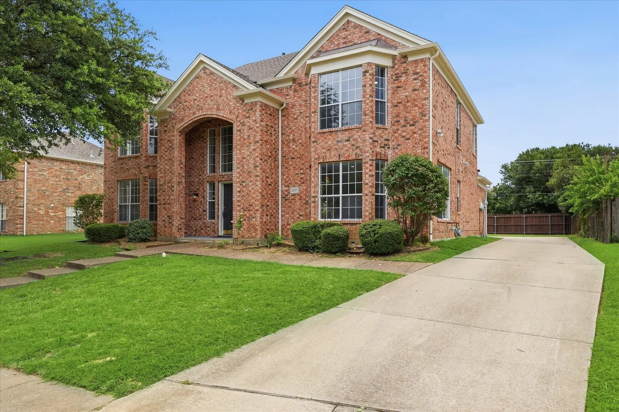 Single Family Residence For Sale in Dallas County , 2209 Everglade Court, Carrollton, Texas 75006, 4 Bedroom, 4 Bathroom, 2 Garage spaces, 2,950 Sqft, built in 1995, mls#21353820, Real Estate Agent in Carrollton, Homes For Sale in Dallas county, Homes For Sale in Carrollton, Realtor in Carrollton Texas, Real Estate Brokerage Independent Realty Texas, Luminita Cordes Realtor