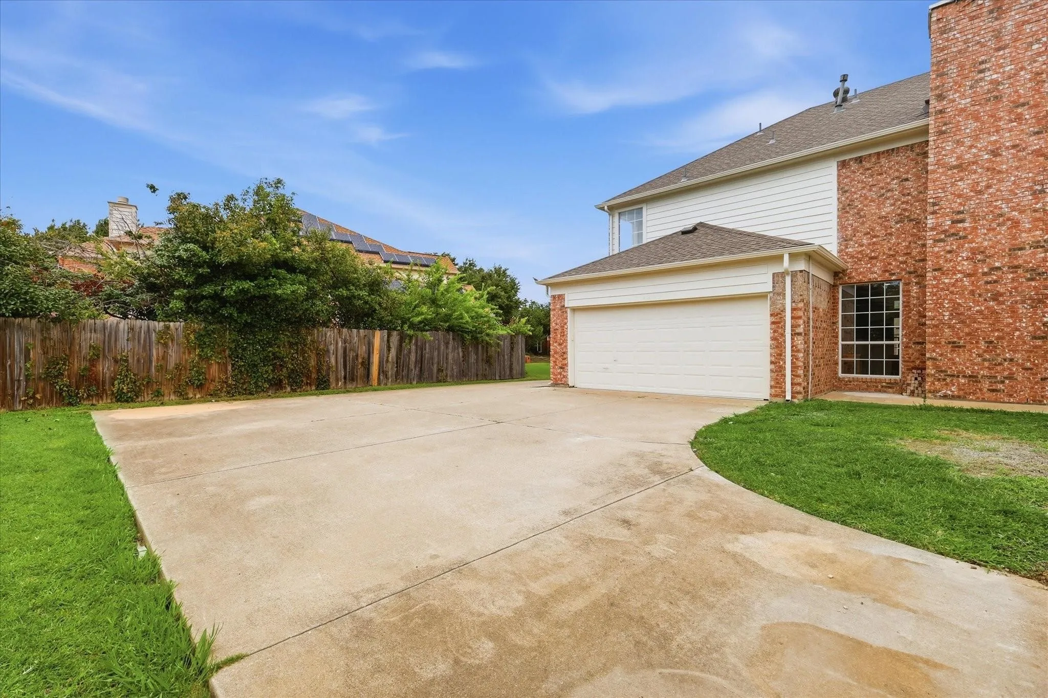 Single Family Residence For Sale in Dallas County , 2209 Everglade Court, Carrollton, Texas 75006, 4 Bedroom, 4 Bathroom, 2 Garage spaces, 2,950 Sqft, built in 1995, mls#21353820, Real Estate Agent in Carrollton, Homes For Sale in Dallas county, Homes For Sale in Carrollton, Realtor in Carrollton Texas, Real Estate Brokerage Independent Realty Texas, Luminita Cordes Realtor