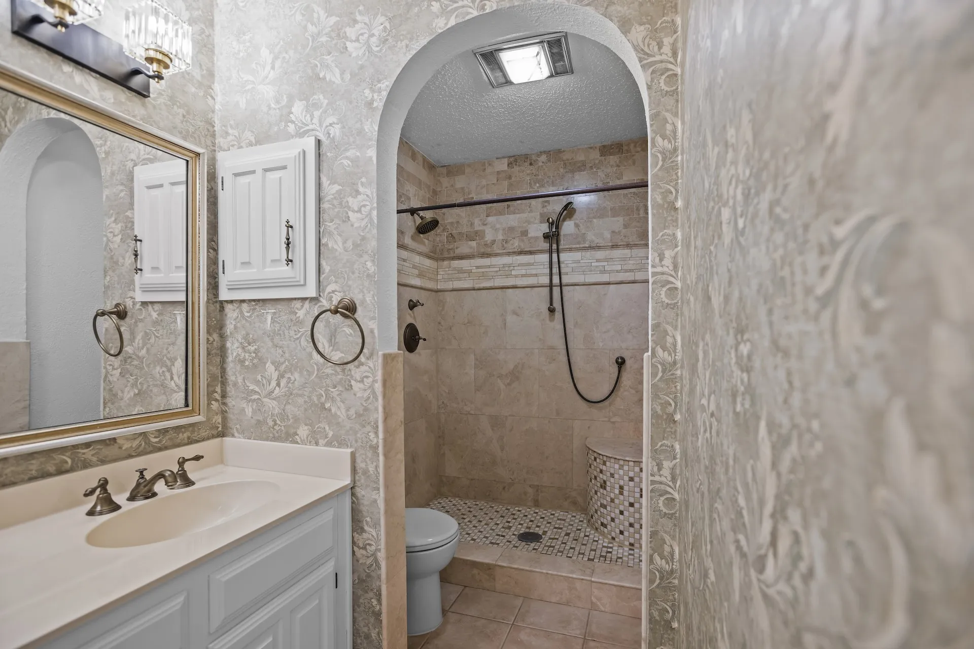 Single Family Residence For Sale in Dallas County , 3837 Shadycreek Drive, Garland, Texas 75042, 4 Bedroom, 3 Bathroom, 2 Garage spaces, 2,388 Sqft, built in 1977, mls#21353653, Real Estate Agent in Garland, Homes For Sale in Dallas county, Homes For Sale in Garland, Realtor in Garland Texas, Real Estate Brokerage Independent Realty Texas, Luminita Cordes Realtor