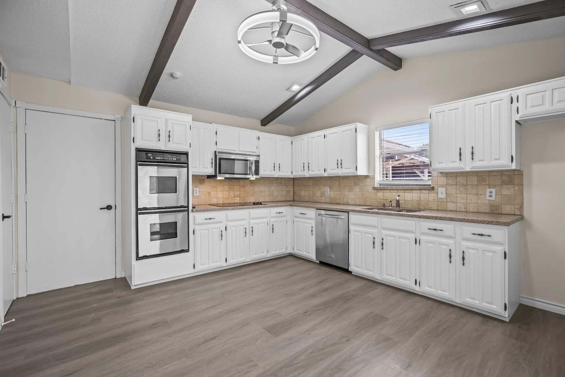 Single Family Residence For Sale in Dallas County , 3837 Shadycreek Drive, Garland, Texas 75042, 4 Bedroom, 3 Bathroom, 2 Garage spaces, 2,388 Sqft, built in 1977, mls#21353653, Real Estate Agent in Garland, Homes For Sale in Dallas county, Homes For Sale in Garland, Realtor in Garland Texas, Real Estate Brokerage Independent Realty Texas, Luminita Cordes Realtor
