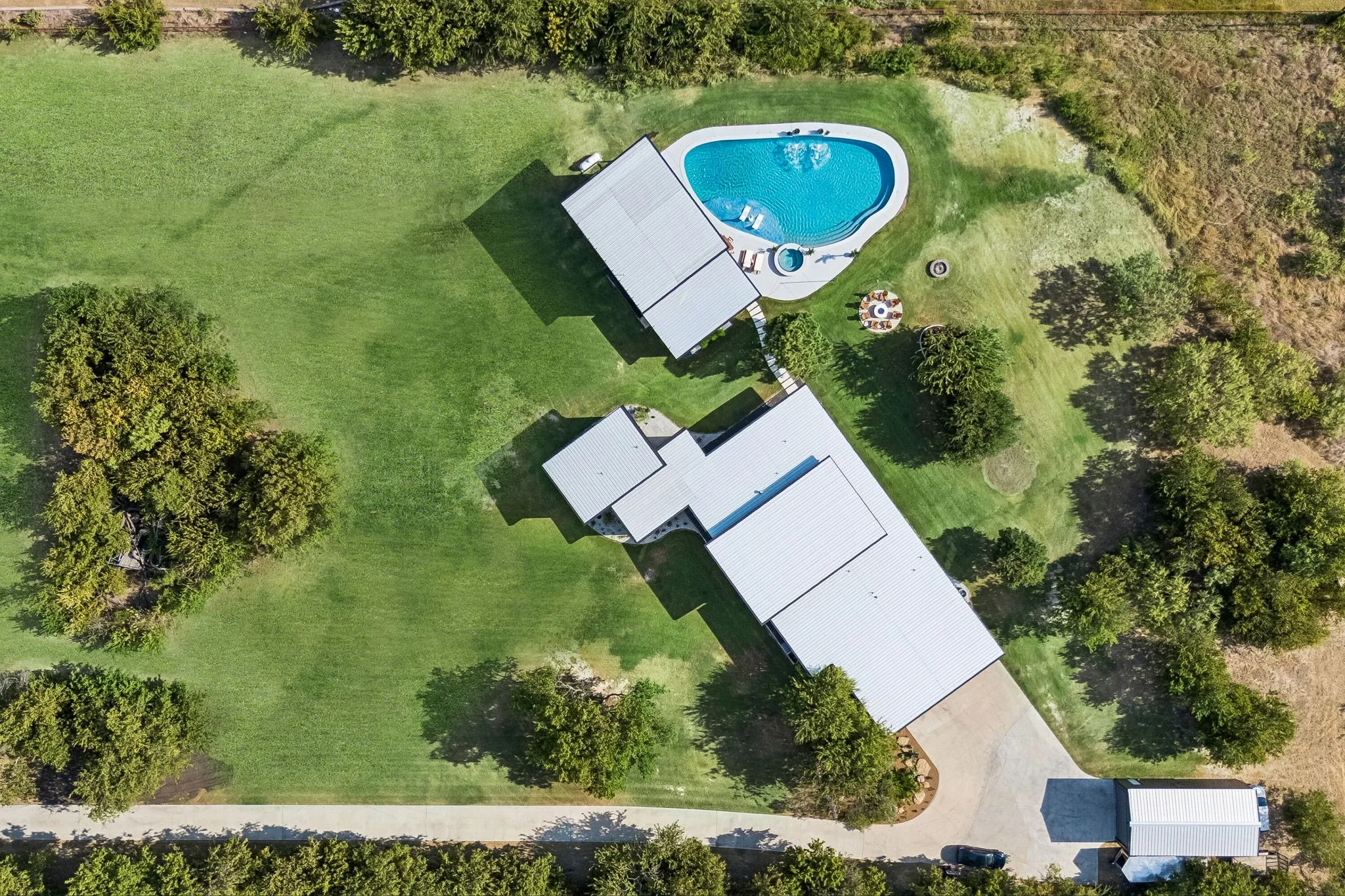 Single Family Residence For Sale in Tarrant County , 2216 Virginia Lane, Haslet, Texas 76052, 6 Bedroom, 5 Bathroom, 7 Garage spaces, 5,761 Sqft, built in 2019, mls#21348948, Real Estate Agent in Haslet, Homes For Sale in Tarrant county, Homes For Sale in Haslet, Realtor in Haslet Texas, Real Estate Brokerage Independent Realty Texas, Luminita Cordes Realtor