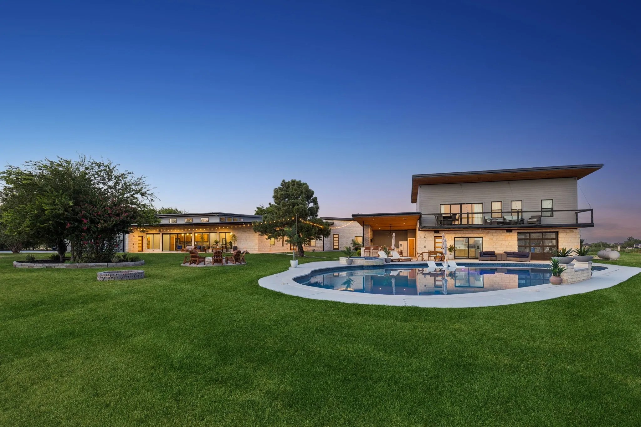 Single Family Residence For Sale in Tarrant County , 2216 Virginia Lane, Haslet, Texas 76052, 6 Bedroom, 5 Bathroom, 7 Garage spaces, 5,761 Sqft, built in 2019, mls#21348948, Real Estate Agent in Haslet, Homes For Sale in Tarrant county, Homes For Sale in Haslet, Realtor in Haslet Texas, Real Estate Brokerage Independent Realty Texas, Luminita Cordes Realtor