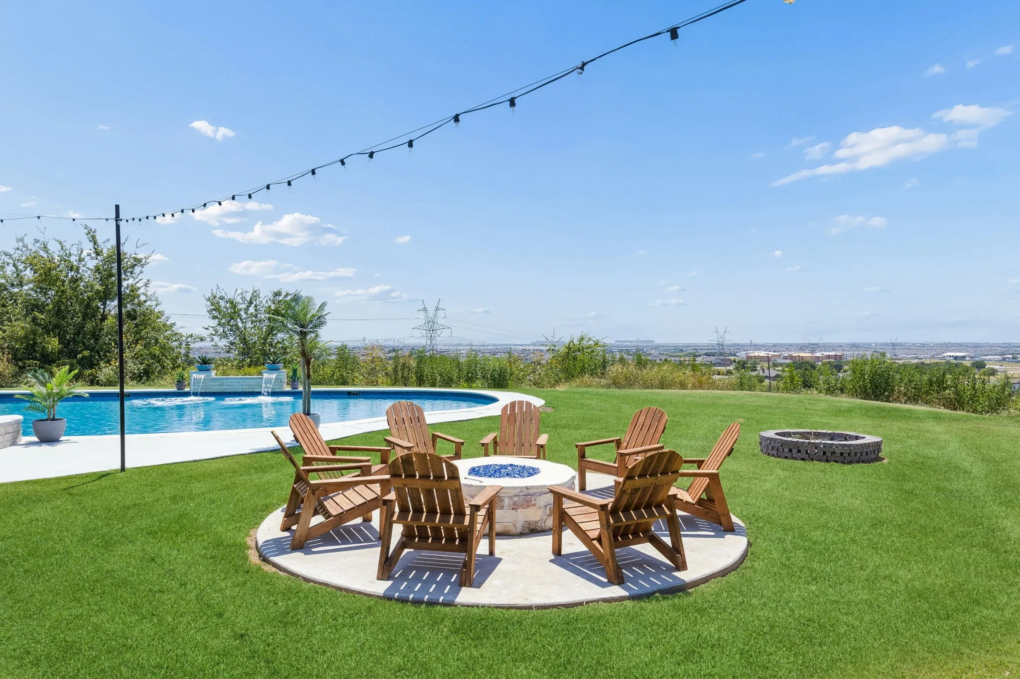 Gas fire pit