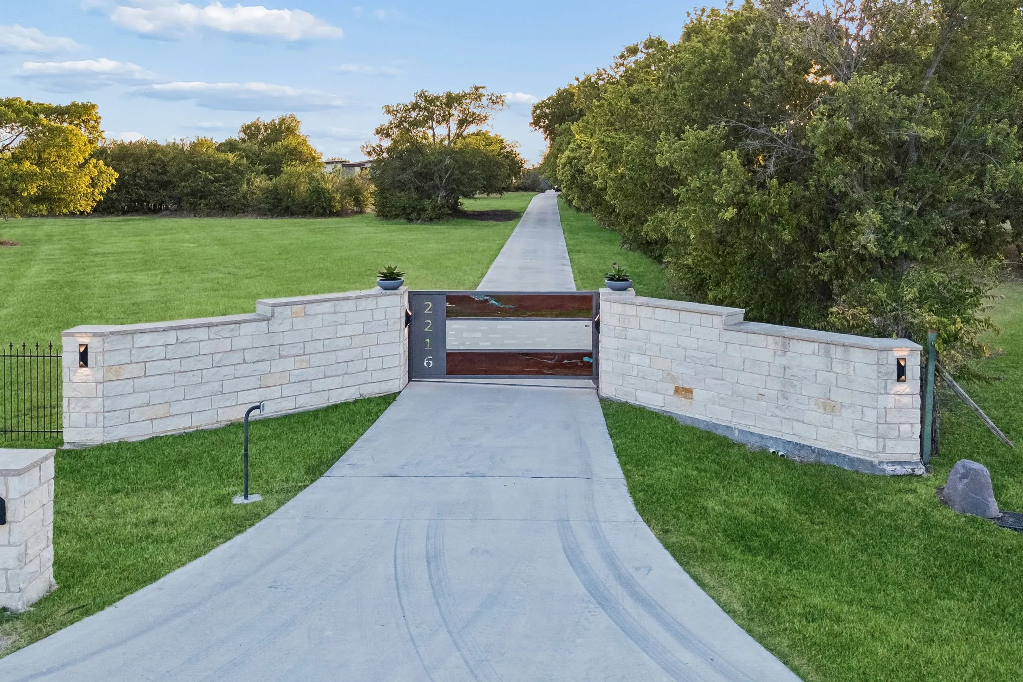 Electronic Security Gate at entrance for privacy