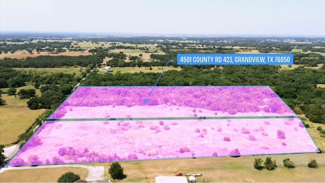Boundaries outlined are estimated for visual reference only. Buyer & Buyer’s Agent to verify exact dimensions and 10-acre boundary. A new survey may be required.