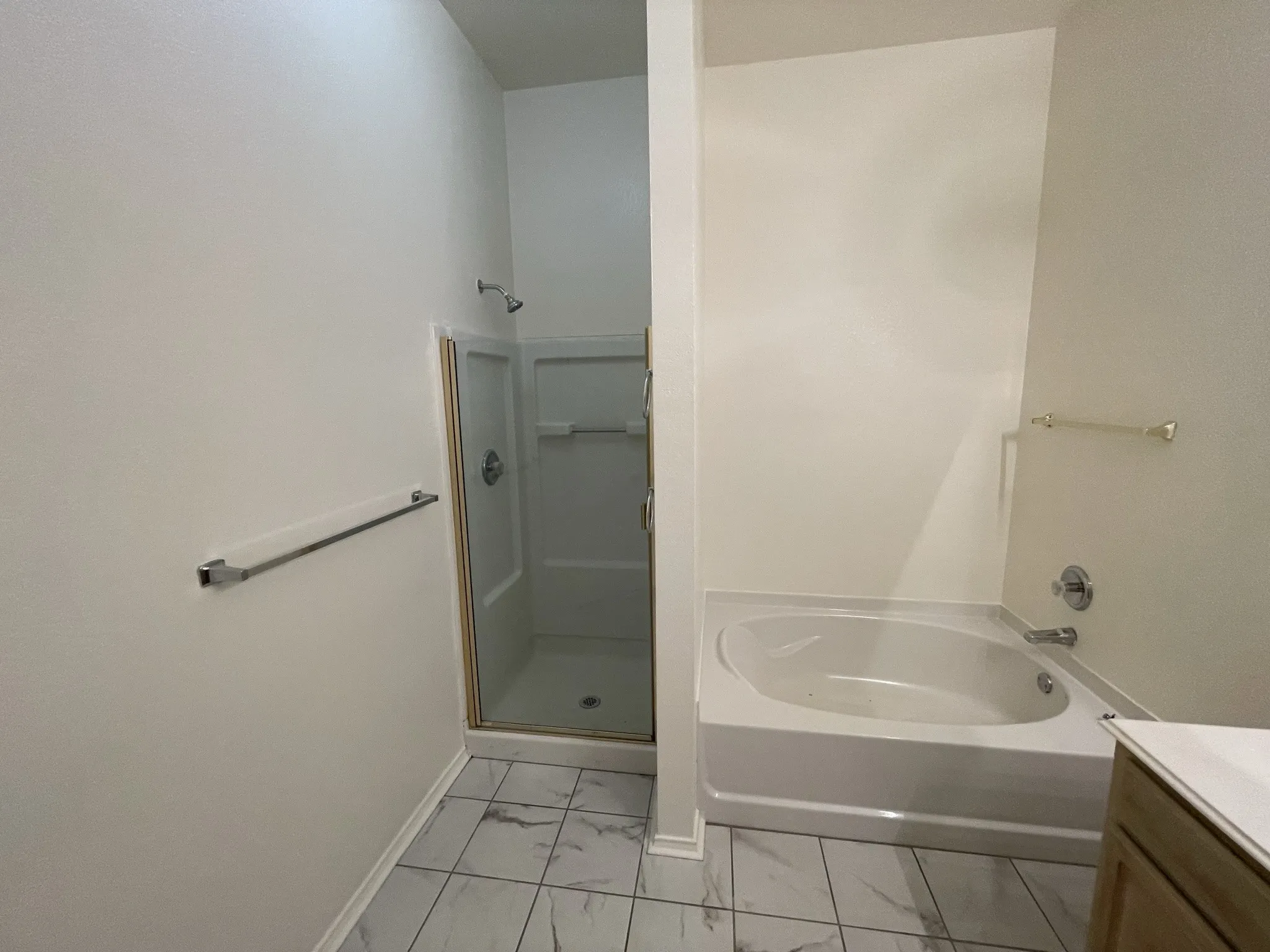 Single Family Residence For Rent in Tarrant County , 1428 Wind Dancer Trail, Fort Worth, Texas 76131, 4 Bedroom, 2 Bathroom, 2 Garage spaces, 2,104 Sqft, built in 2004, mls#21353831, Real Estate Agent in Fort Worth, Homes For Rent in Tarrant county, Homes For Rent in Fort Worth, Realtor in Fort Worth Texas, Real Estate Brokerage Independent Realty Texas, Luminita Cordes Realtor