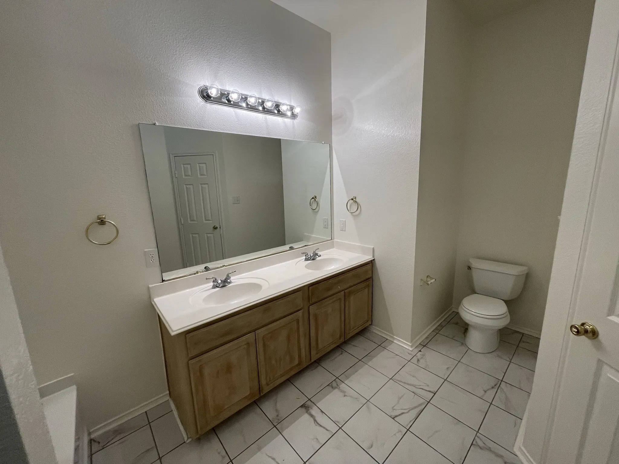 Single Family Residence For Rent in Tarrant County , 1428 Wind Dancer Trail, Fort Worth, Texas 76131, 4 Bedroom, 2 Bathroom, 2 Garage spaces, 2,104 Sqft, built in 2004, mls#21353831, Real Estate Agent in Fort Worth, Homes For Rent in Tarrant county, Homes For Rent in Fort Worth, Realtor in Fort Worth Texas, Real Estate Brokerage Independent Realty Texas, Luminita Cordes Realtor