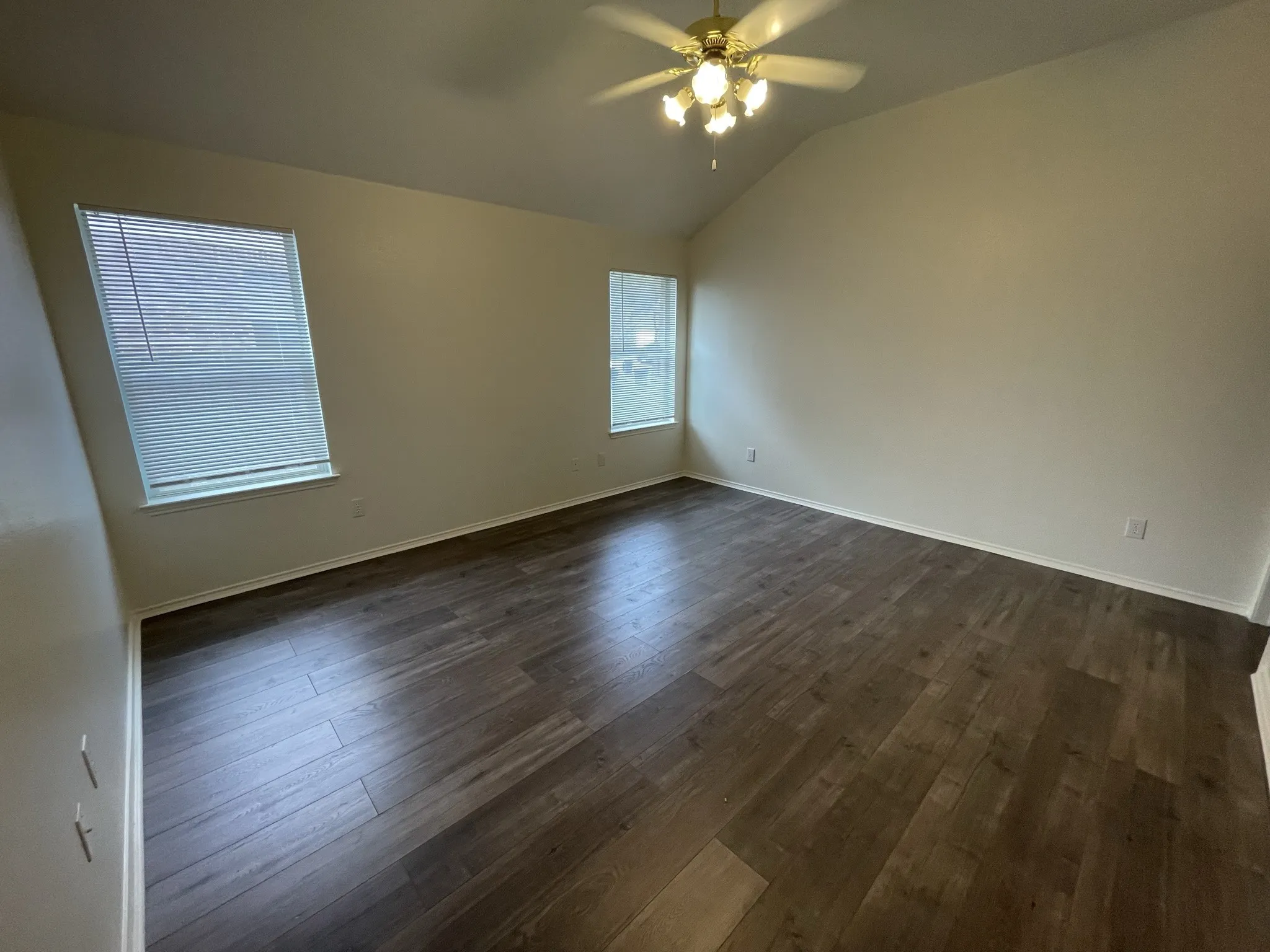 Single Family Residence For Rent in Tarrant County , 1428 Wind Dancer Trail, Fort Worth, Texas 76131, 4 Bedroom, 2 Bathroom, 2 Garage spaces, 2,104 Sqft, built in 2004, mls#21353831, Real Estate Agent in Fort Worth, Homes For Rent in Tarrant county, Homes For Rent in Fort Worth, Realtor in Fort Worth Texas, Real Estate Brokerage Independent Realty Texas, Luminita Cordes Realtor