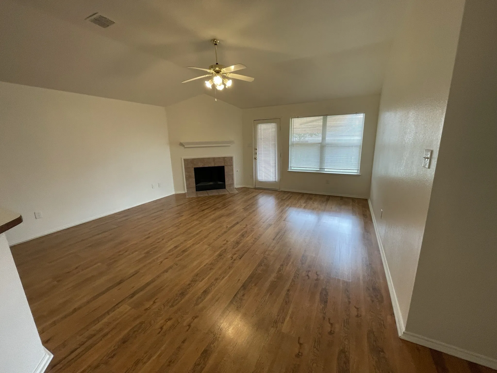 Single Family Residence For Rent in Tarrant County , 1428 Wind Dancer Trail, Fort Worth, Texas 76131, 4 Bedroom, 2 Bathroom, 2 Garage spaces, 2,104 Sqft, built in 2004, mls#21353831, Real Estate Agent in Fort Worth, Homes For Rent in Tarrant county, Homes For Rent in Fort Worth, Realtor in Fort Worth Texas, Real Estate Brokerage Independent Realty Texas, Luminita Cordes Realtor