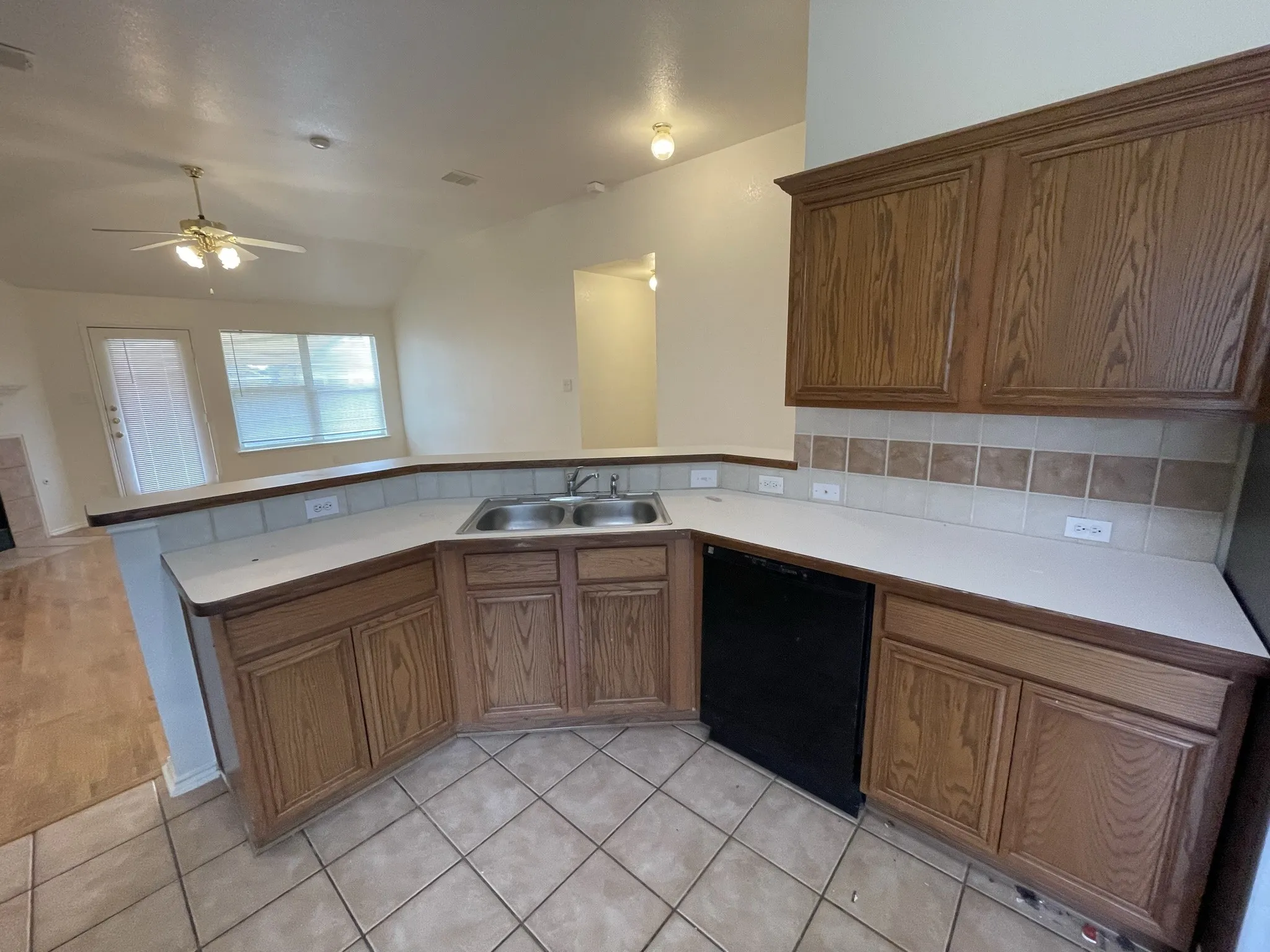 Single Family Residence For Rent in Tarrant County , 1428 Wind Dancer Trail, Fort Worth, Texas 76131, 4 Bedroom, 2 Bathroom, 2 Garage spaces, 2,104 Sqft, built in 2004, mls#21353831, Real Estate Agent in Fort Worth, Homes For Rent in Tarrant county, Homes For Rent in Fort Worth, Realtor in Fort Worth Texas, Real Estate Brokerage Independent Realty Texas, Luminita Cordes Realtor