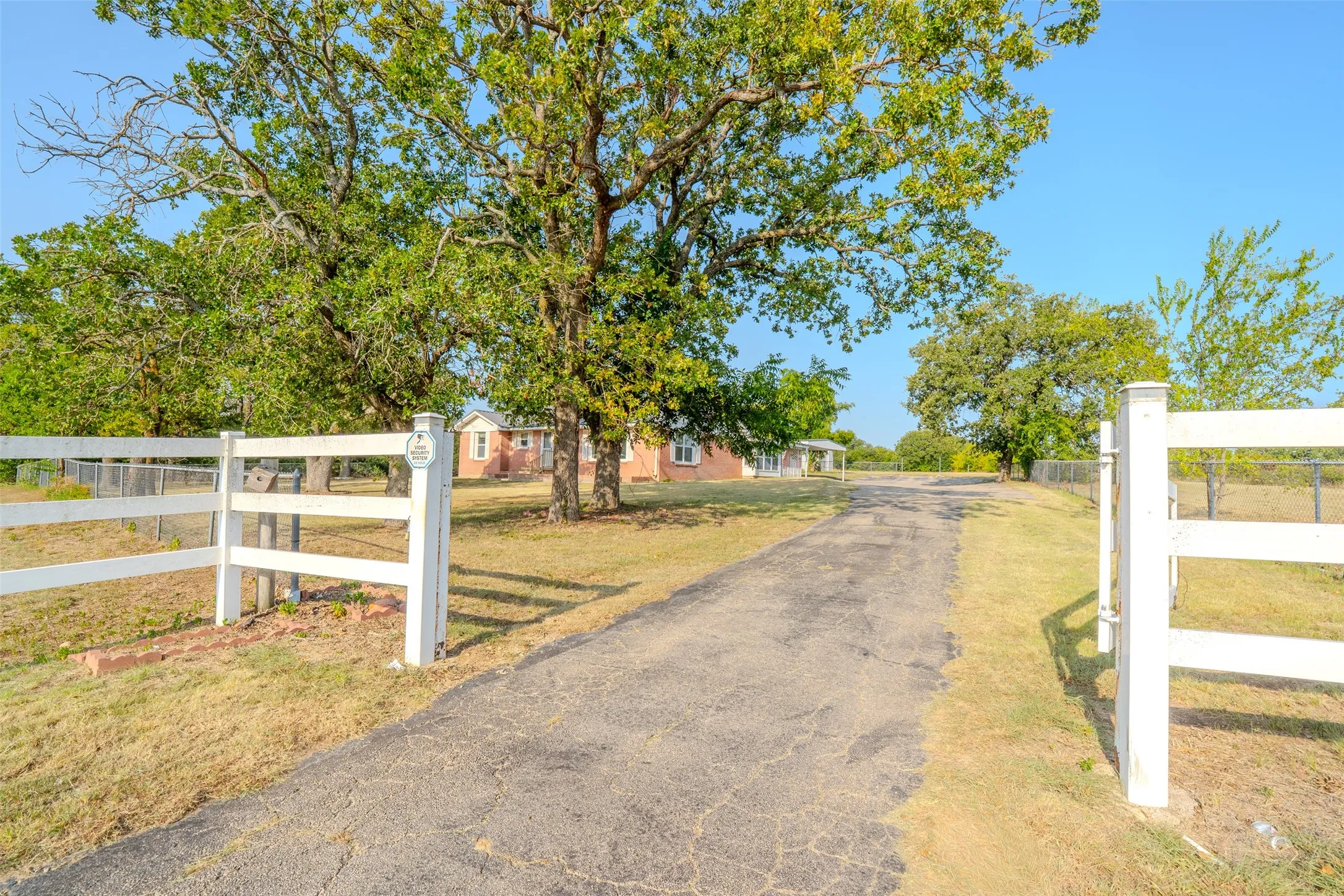Farm For Sale in Erath County , 16094 County Road 351, Dublin, Texas 76446, 2 Bedroom, 2 Bathroom, 2 Garage spaces, 2,837 Sqft, built in 1949, mls#21353737, Real Estate Agent in Dublin, Homes For Sale in Erath county, Homes For Sale in Dublin, Realtor in Dublin Texas, Real Estate Brokerage Independent Realty Texas, Luminita Cordes Realtor