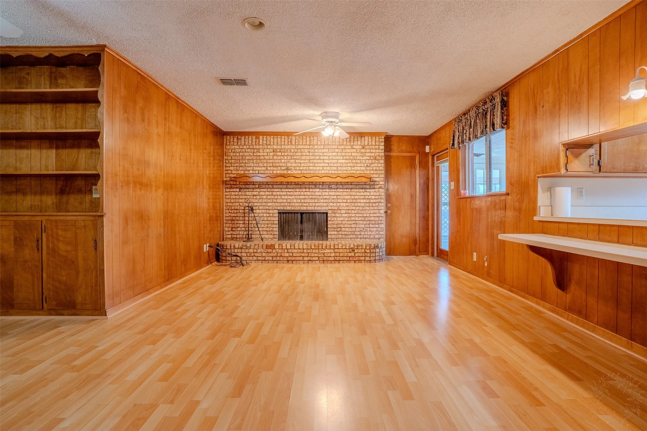 Farm For Sale in Erath County , 16094 County Road 351, Dublin, Texas 76446, 2 Bedroom, 2 Bathroom, 2 Garage spaces, 2,837 Sqft, built in 1949, mls#21353737, Real Estate Agent in Dublin, Homes For Sale in Erath county, Homes For Sale in Dublin, Realtor in Dublin Texas, Real Estate Brokerage Independent Realty Texas, Luminita Cordes Realtor