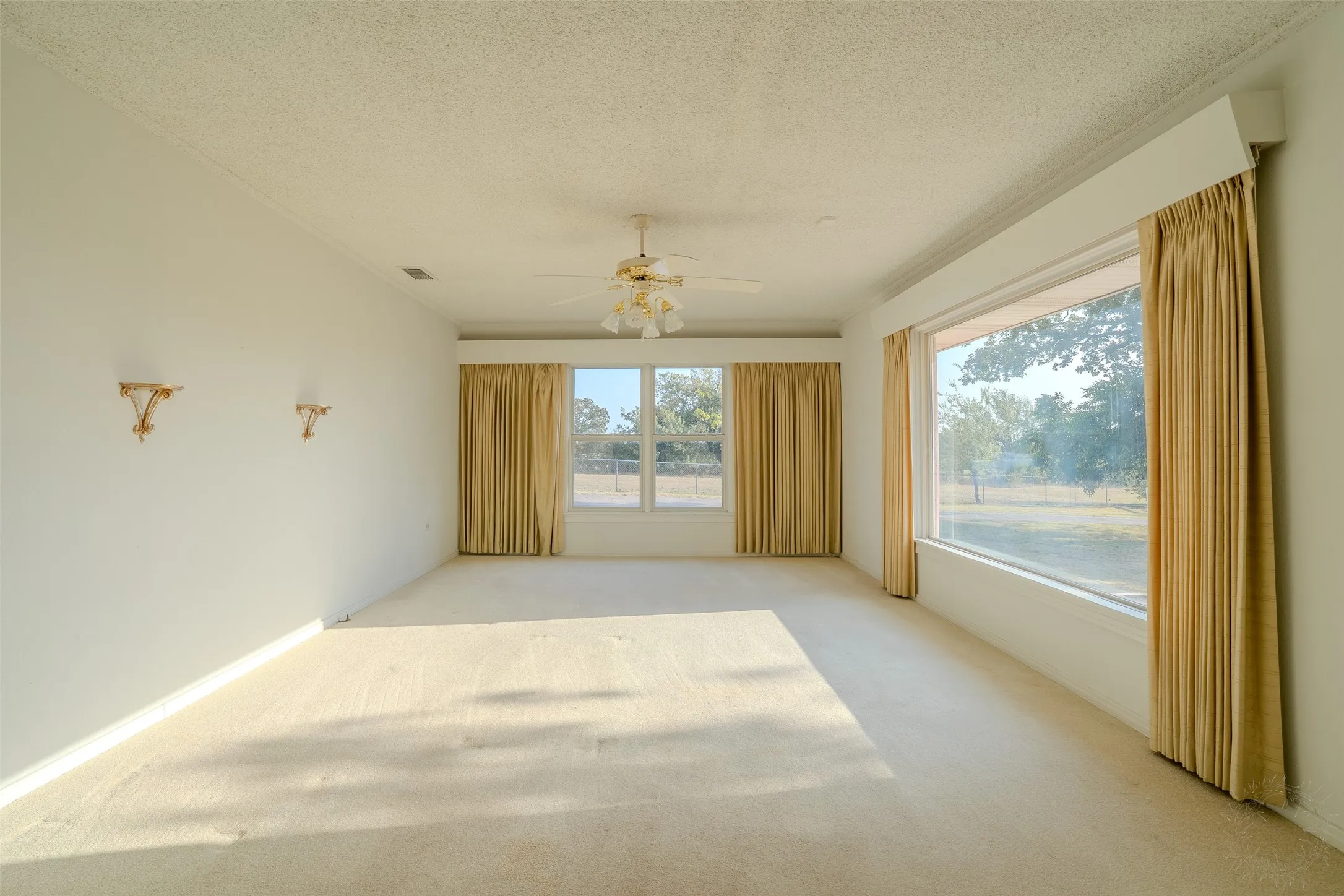 Farm For Sale in Erath County , 16094 County Road 351, Dublin, Texas 76446, 2 Bedroom, 2 Bathroom, 2 Garage spaces, 2,837 Sqft, built in 1949, mls#21353737, Real Estate Agent in Dublin, Homes For Sale in Erath county, Homes For Sale in Dublin, Realtor in Dublin Texas, Real Estate Brokerage Independent Realty Texas, Luminita Cordes Realtor