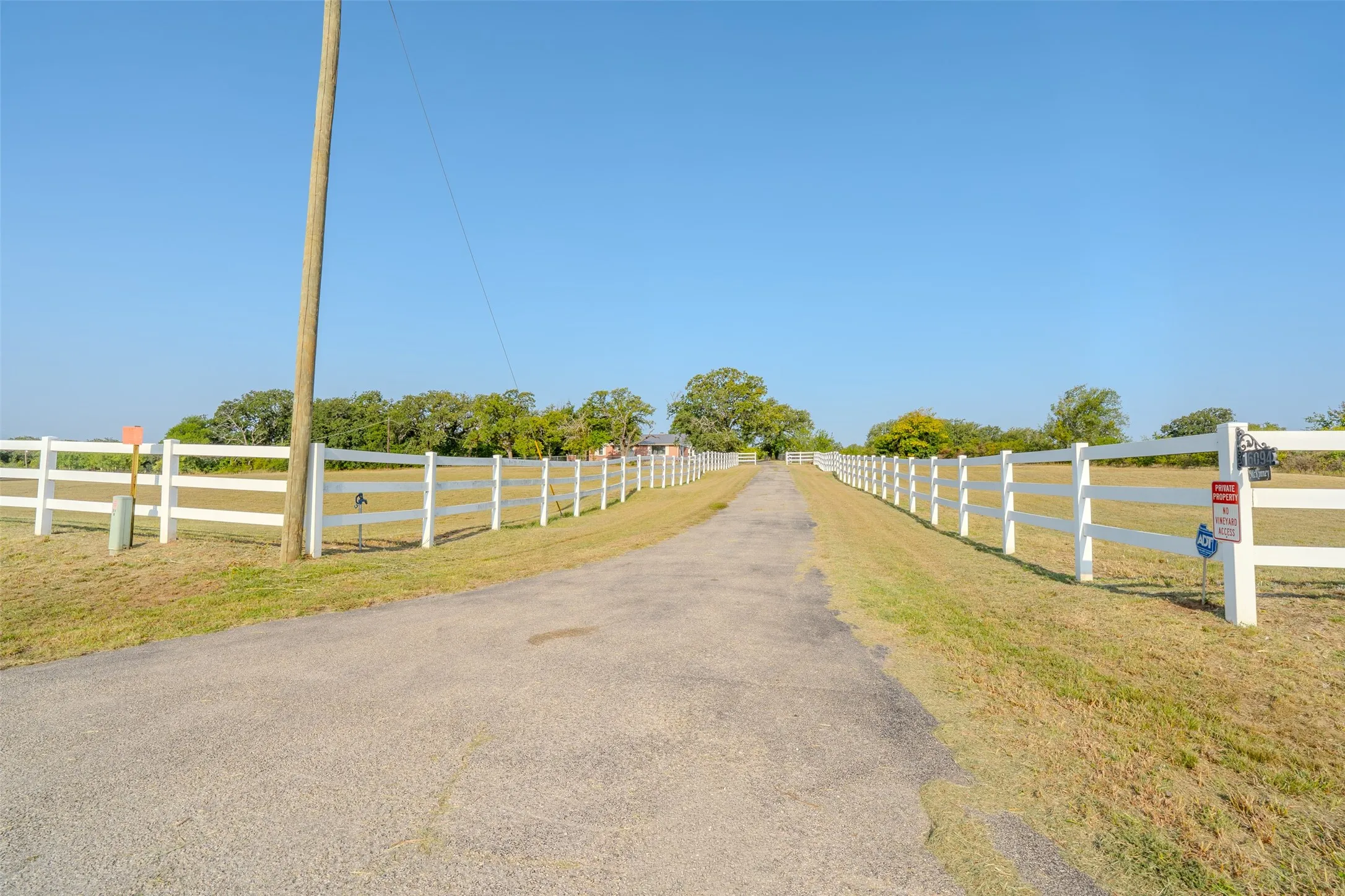 Farm For Sale in Erath County , 16094 County Road 351, Dublin, Texas 76446, 2 Bedroom, 2 Bathroom, 2 Garage spaces, 2,837 Sqft, built in 1949, mls#21353737, Real Estate Agent in Dublin, Homes For Sale in Erath county, Homes For Sale in Dublin, Realtor in Dublin Texas, Real Estate Brokerage Independent Realty Texas, Luminita Cordes Realtor