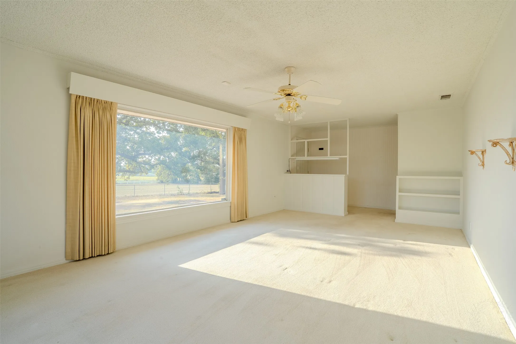 Farm For Sale in Erath County , 16094 County Road 351, Dublin, Texas 76446, 2 Bedroom, 2 Bathroom, 2 Garage spaces, 2,837 Sqft, built in 1949, mls#21353737, Real Estate Agent in Dublin, Homes For Sale in Erath county, Homes For Sale in Dublin, Realtor in Dublin Texas, Real Estate Brokerage Independent Realty Texas, Luminita Cordes Realtor