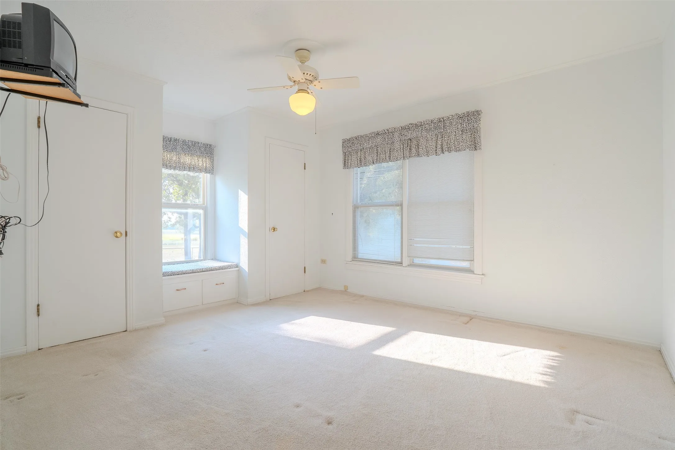 Farm For Sale in Erath County , 16094 County Road 351, Dublin, Texas 76446, 2 Bedroom, 2 Bathroom, 2 Garage spaces, 2,837 Sqft, built in 1949, mls#21353737, Real Estate Agent in Dublin, Homes For Sale in Erath county, Homes For Sale in Dublin, Realtor in Dublin Texas, Real Estate Brokerage Independent Realty Texas, Luminita Cordes Realtor
