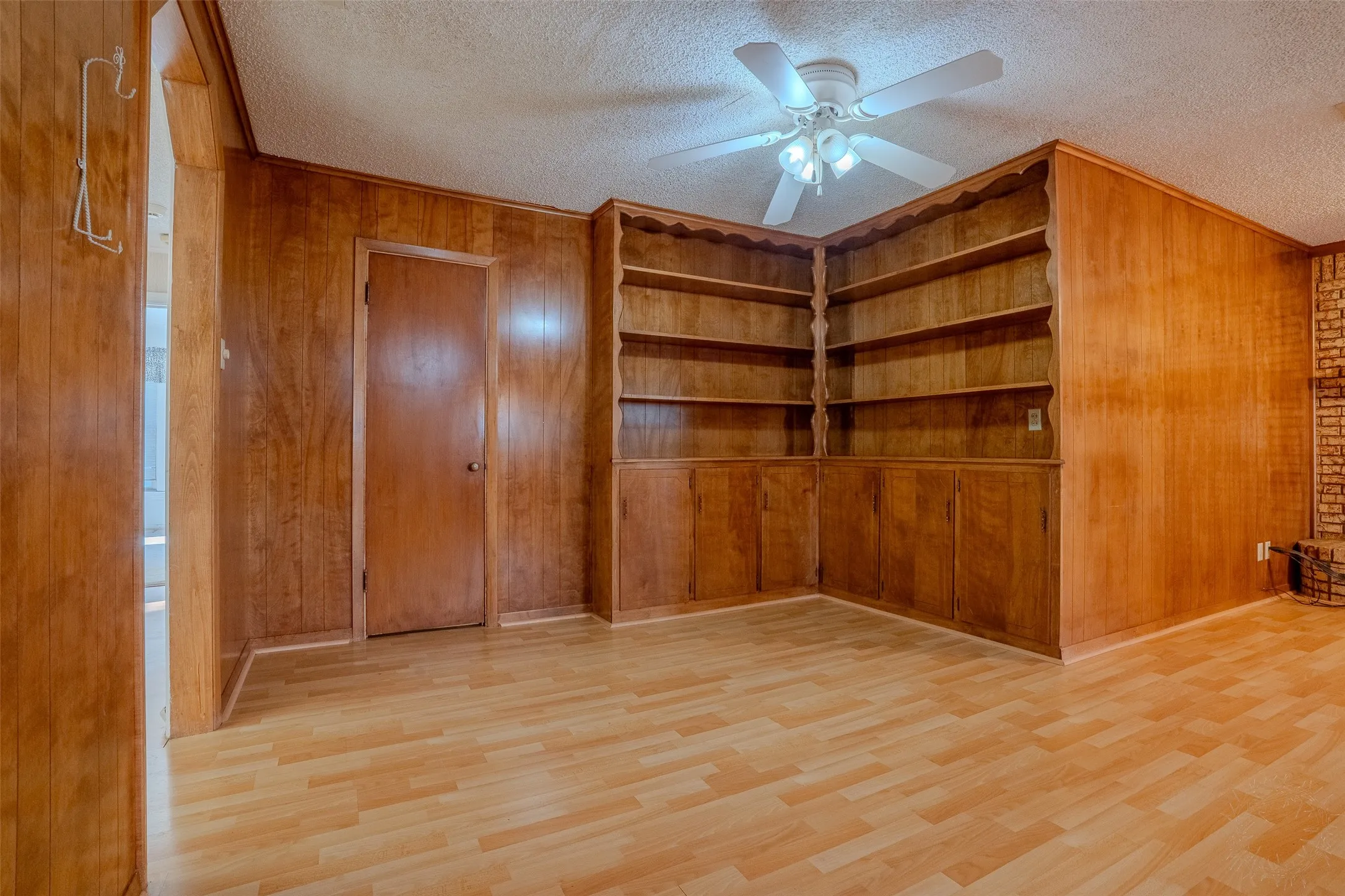 Farm For Sale in Erath County , 16094 County Road 351, Dublin, Texas 76446, 2 Bedroom, 2 Bathroom, 2 Garage spaces, 2,837 Sqft, built in 1949, mls#21353737, Real Estate Agent in Dublin, Homes For Sale in Erath county, Homes For Sale in Dublin, Realtor in Dublin Texas, Real Estate Brokerage Independent Realty Texas, Luminita Cordes Realtor