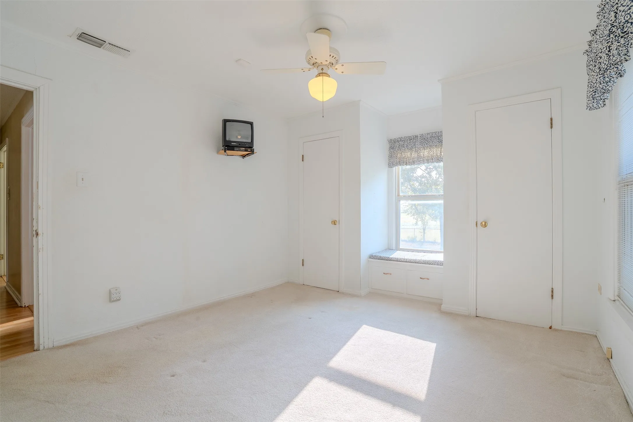 Farm For Sale in Erath County , 16094 County Road 351, Dublin, Texas 76446, 2 Bedroom, 2 Bathroom, 2 Garage spaces, 2,837 Sqft, built in 1949, mls#21353737, Real Estate Agent in Dublin, Homes For Sale in Erath county, Homes For Sale in Dublin, Realtor in Dublin Texas, Real Estate Brokerage Independent Realty Texas, Luminita Cordes Realtor