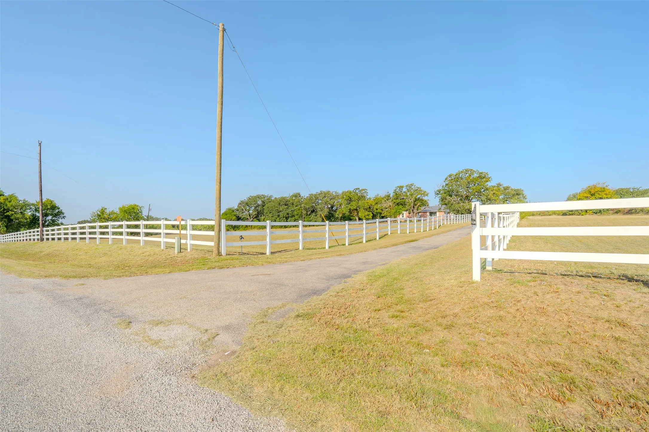 Farm For Sale in Erath County , 16094 County Road 351, Dublin, Texas 76446, 2 Bedroom, 2 Bathroom, 2 Garage spaces, 2,837 Sqft, built in 1949, mls#21353737, Real Estate Agent in Dublin, Homes For Sale in Erath county, Homes For Sale in Dublin, Realtor in Dublin Texas, Real Estate Brokerage Independent Realty Texas, Luminita Cordes Realtor