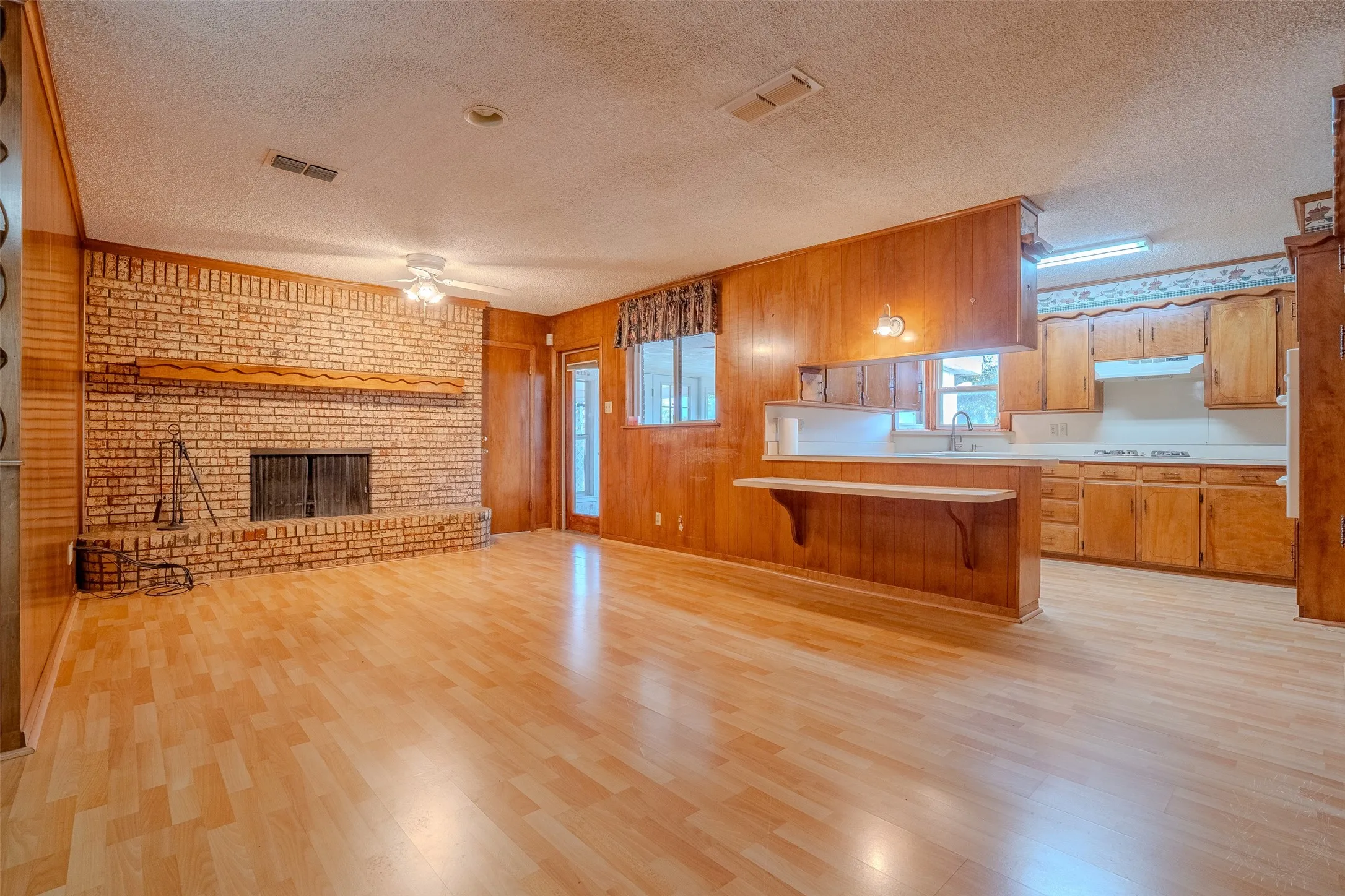 Farm For Sale in Erath County , 16094 County Road 351, Dublin, Texas 76446, 2 Bedroom, 2 Bathroom, 2 Garage spaces, 2,837 Sqft, built in 1949, mls#21353737, Real Estate Agent in Dublin, Homes For Sale in Erath county, Homes For Sale in Dublin, Realtor in Dublin Texas, Real Estate Brokerage Independent Realty Texas, Luminita Cordes Realtor