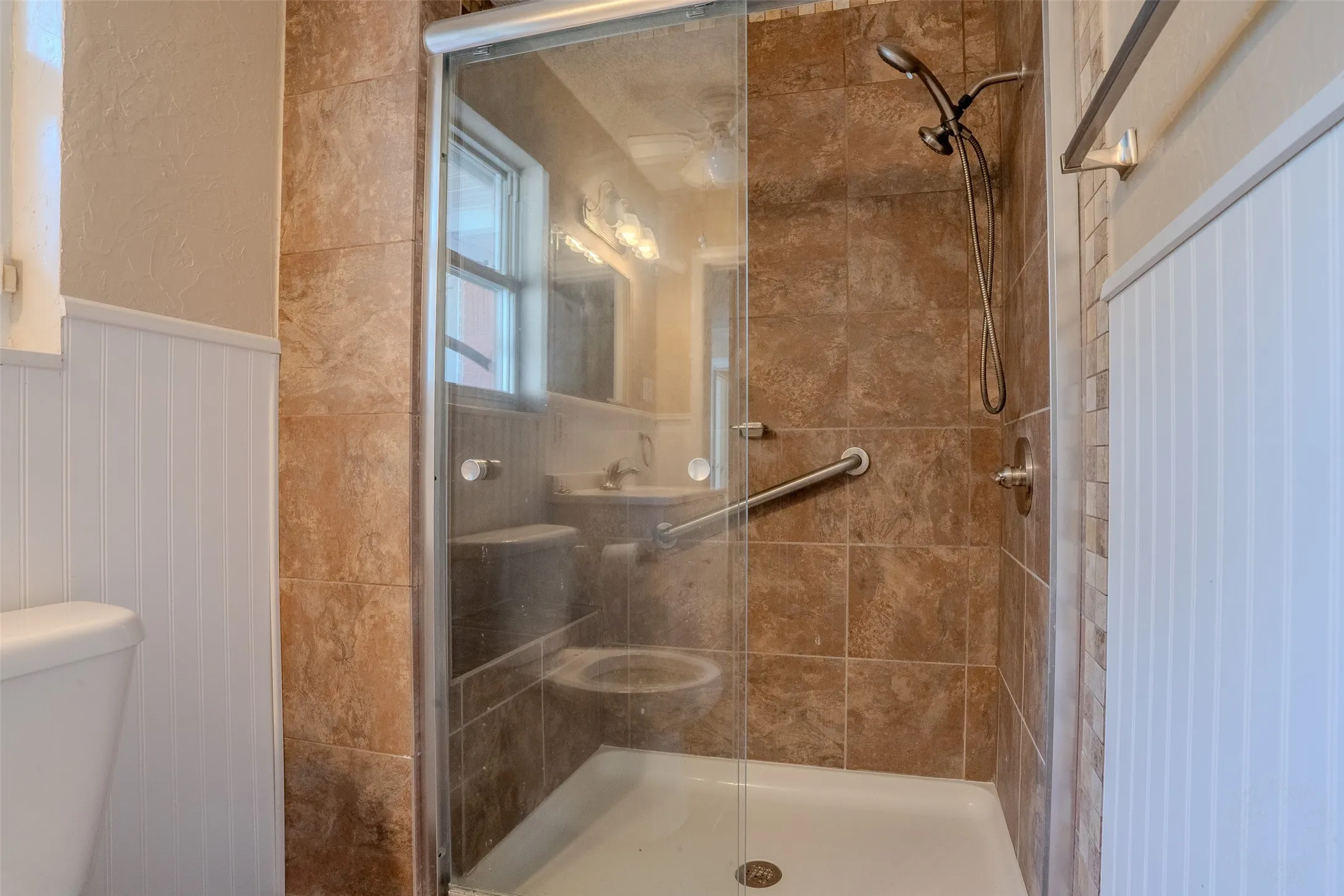 Farm For Sale in Erath County , 16094 County Road 351, Dublin, Texas 76446, 2 Bedroom, 2 Bathroom, 2 Garage spaces, 2,837 Sqft, built in 1949, mls#21353737, Real Estate Agent in Dublin, Homes For Sale in Erath county, Homes For Sale in Dublin, Realtor in Dublin Texas, Real Estate Brokerage Independent Realty Texas, Luminita Cordes Realtor
