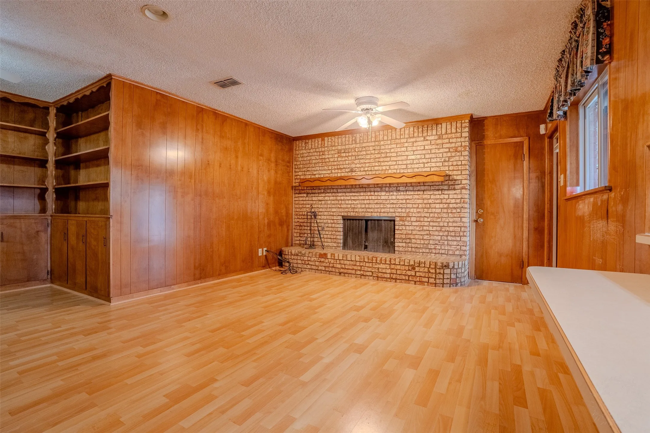 Farm For Sale in Erath County , 16094 County Road 351, Dublin, Texas 76446, 2 Bedroom, 2 Bathroom, 2 Garage spaces, 2,837 Sqft, built in 1949, mls#21353737, Real Estate Agent in Dublin, Homes For Sale in Erath county, Homes For Sale in Dublin, Realtor in Dublin Texas, Real Estate Brokerage Independent Realty Texas, Luminita Cordes Realtor