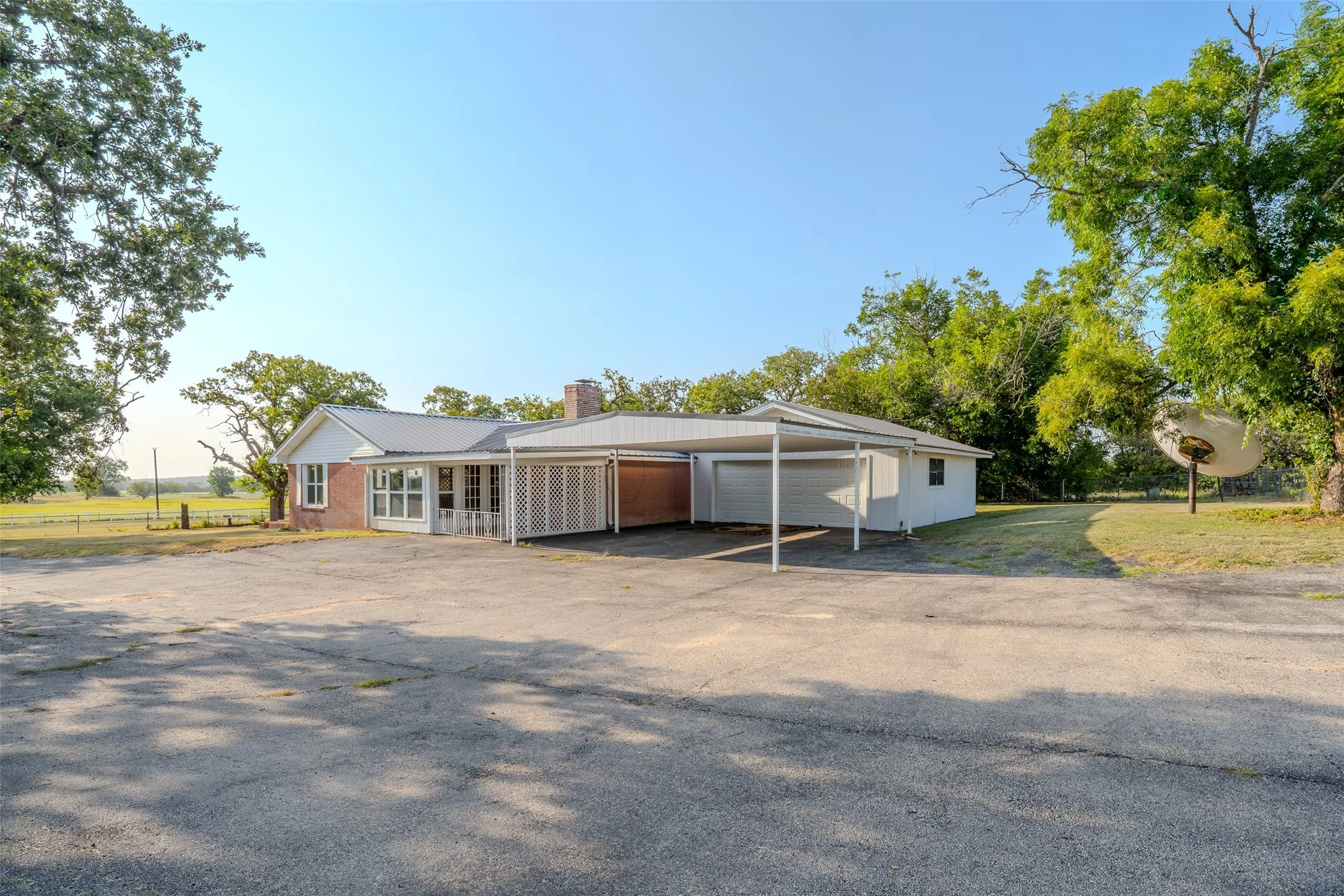 Farm For Sale in Erath County , 16094 County Road 351, Dublin, Texas 76446, 2 Bedroom, 2 Bathroom, 2 Garage spaces, 2,837 Sqft, built in 1949, mls#21353737, Real Estate Agent in Dublin, Homes For Sale in Erath county, Homes For Sale in Dublin, Realtor in Dublin Texas, Real Estate Brokerage Independent Realty Texas, Luminita Cordes Realtor