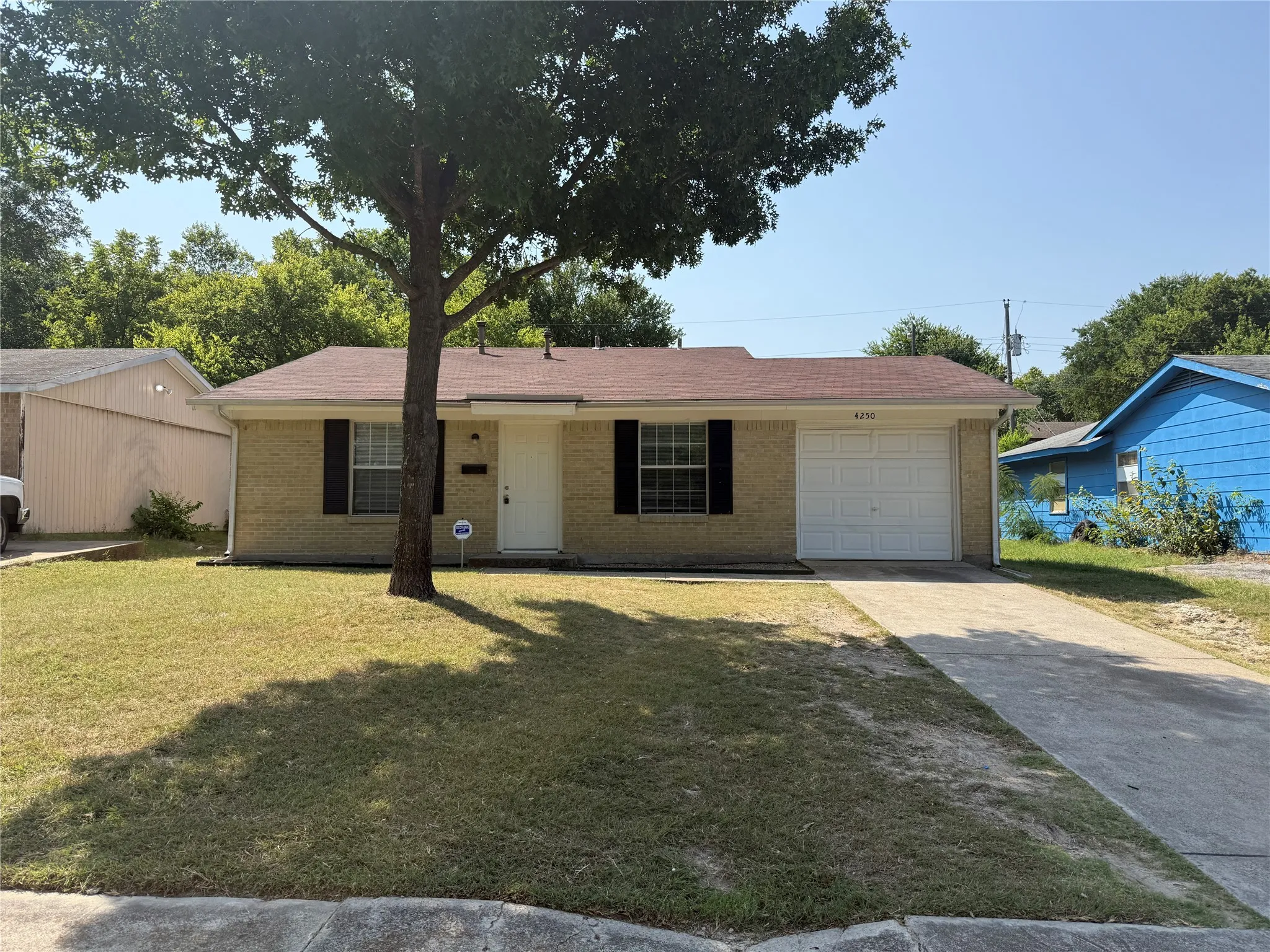 Single Family Residence For Rent in Dallas County , 4250 Wiley College Drive, Dallas, Texas 75241, 3 Bedroom, 2 Bathroom, 1 Garage spaces, 1,008 Sqft, built in 1970, mls#21353832, Real Estate Agent in Dallas, Homes For Rent in Dallas county, Homes For Rent in Dallas, Realtor in Dallas Texas, Real Estate Brokerage Independent Realty Texas, Luminita Cordes Realtor
