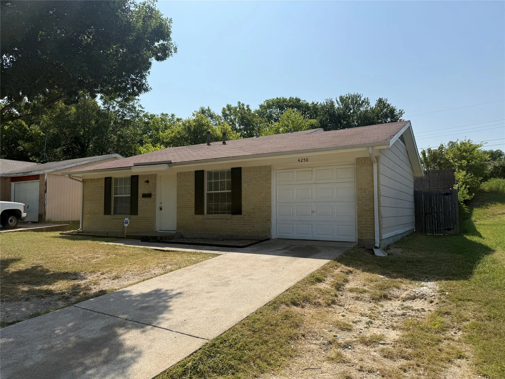 Single Family Residence For Rent in Dallas County , 4250 Wiley College Drive, Dallas, Texas 75241, 3 Bedroom, 2 Bathroom, 1 Garage spaces, 1,008 Sqft, built in 1970, mls#21353832, Real Estate Agent in Dallas, Homes For Rent in Dallas county, Homes For Rent in Dallas, Realtor in Dallas Texas, Real Estate Brokerage Independent Realty Texas, Luminita Cordes Realtor