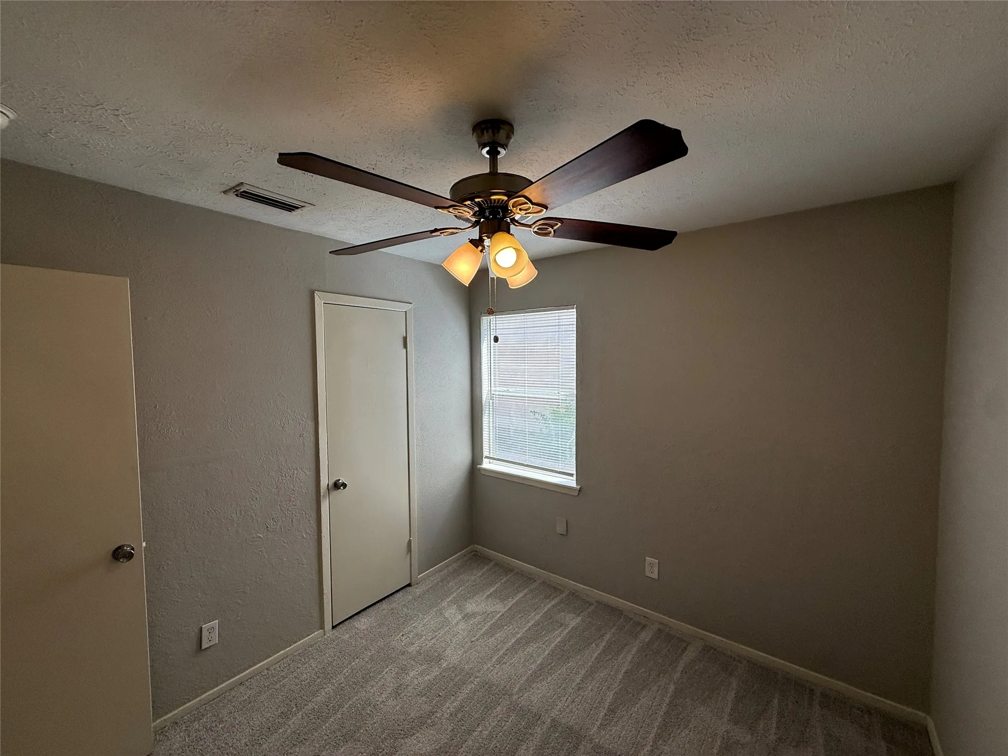 Single Family Residence For Rent in Dallas County , 4250 Wiley College Drive, Dallas, Texas 75241, 3 Bedroom, 2 Bathroom, 1 Garage spaces, 1,008 Sqft, built in 1970, mls#21353832, Real Estate Agent in Dallas, Homes For Rent in Dallas county, Homes For Rent in Dallas, Realtor in Dallas Texas, Real Estate Brokerage Independent Realty Texas, Luminita Cordes Realtor