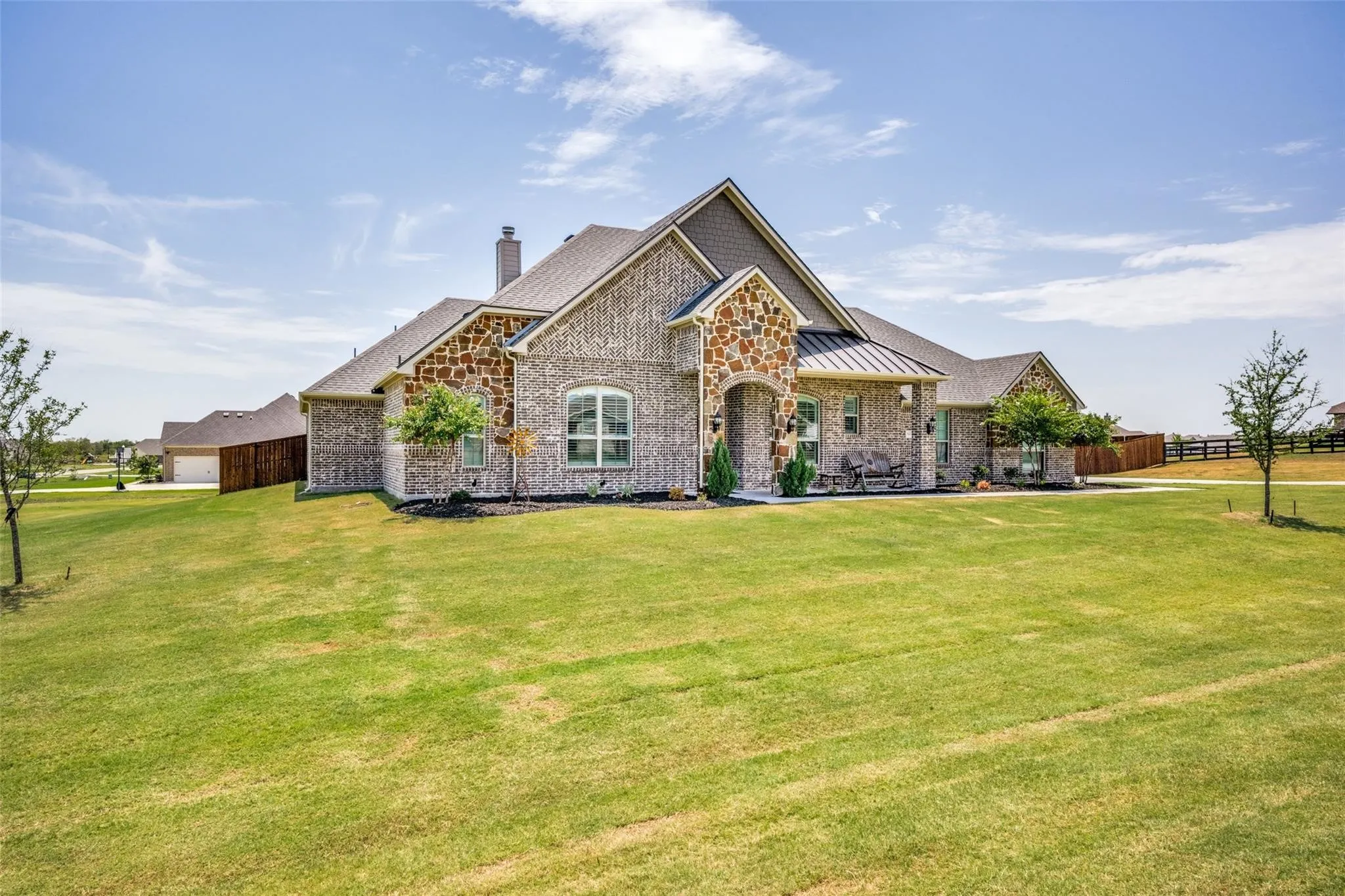Single Family Residence For Sale in Denton County , 7018 New Castle Lane, Sanger, Texas 76266, 3 Bedroom, 3 Bathroom, 3 Garage spaces, 2,765 Sqft, built in 2020, mls#21350836, Real Estate Agent in Sanger, Homes For Sale in Denton county, Homes For Sale in Sanger, Realtor in Sanger Texas, Real Estate Brokerage Independent Realty Texas, Luminita Cordes Realtor