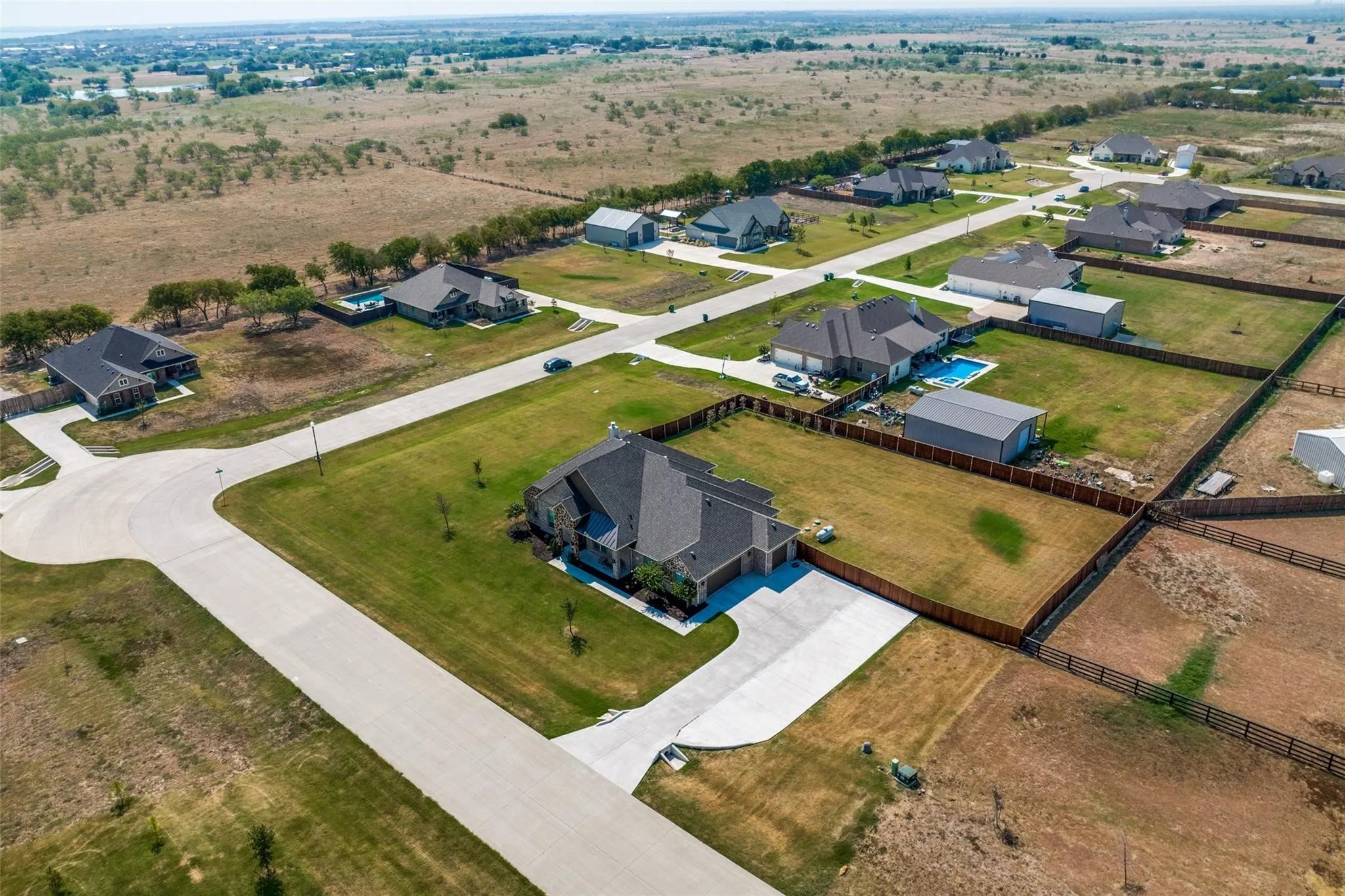 Single Family Residence For Sale in Denton County , 7018 New Castle Lane, Sanger, Texas 76266, 3 Bedroom, 3 Bathroom, 3 Garage spaces, 2,765 Sqft, built in 2020, mls#21350836, Real Estate Agent in Sanger, Homes For Sale in Denton county, Homes For Sale in Sanger, Realtor in Sanger Texas, Real Estate Brokerage Independent Realty Texas, Luminita Cordes Realtor