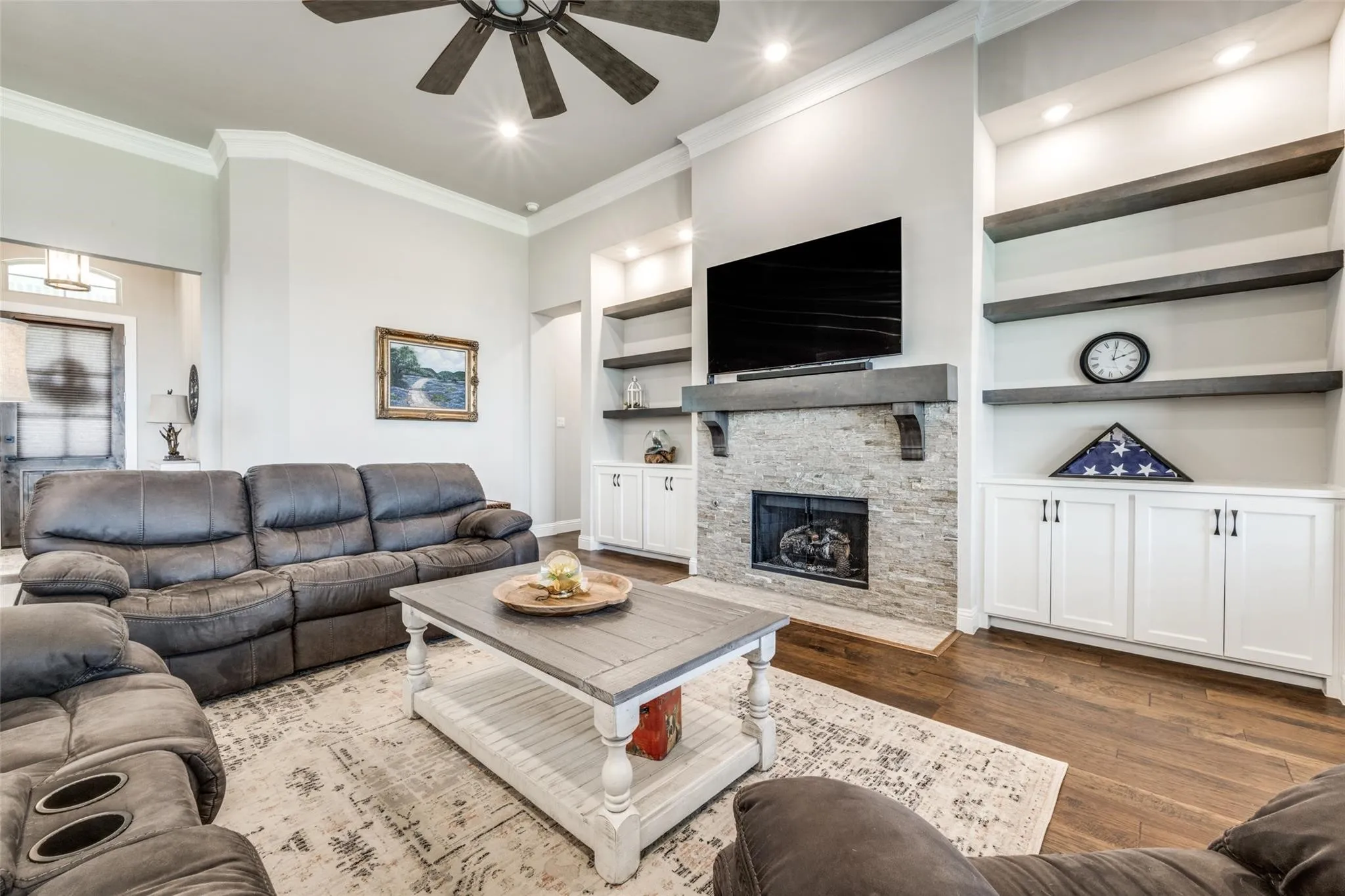 Single Family Residence For Sale in Denton County , 7018 New Castle Lane, Sanger, Texas 76266, 3 Bedroom, 3 Bathroom, 3 Garage spaces, 2,765 Sqft, built in 2020, mls#21350836, Real Estate Agent in Sanger, Homes For Sale in Denton county, Homes For Sale in Sanger, Realtor in Sanger Texas, Real Estate Brokerage Independent Realty Texas, Luminita Cordes Realtor