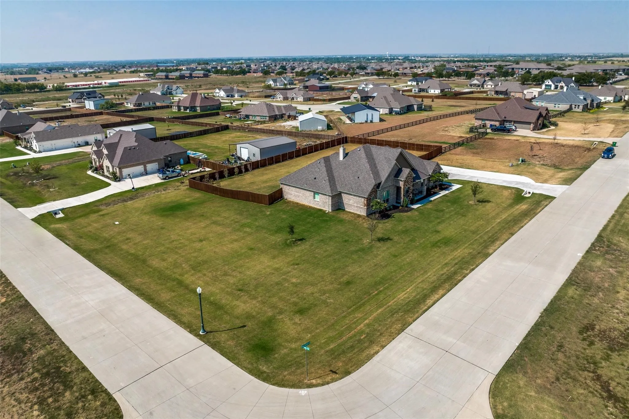 Single Family Residence For Sale in Denton County , 7018 New Castle Lane, Sanger, Texas 76266, 3 Bedroom, 3 Bathroom, 3 Garage spaces, 2,765 Sqft, built in 2020, mls#21350836, Real Estate Agent in Sanger, Homes For Sale in Denton county, Homes For Sale in Sanger, Realtor in Sanger Texas, Real Estate Brokerage Independent Realty Texas, Luminita Cordes Realtor