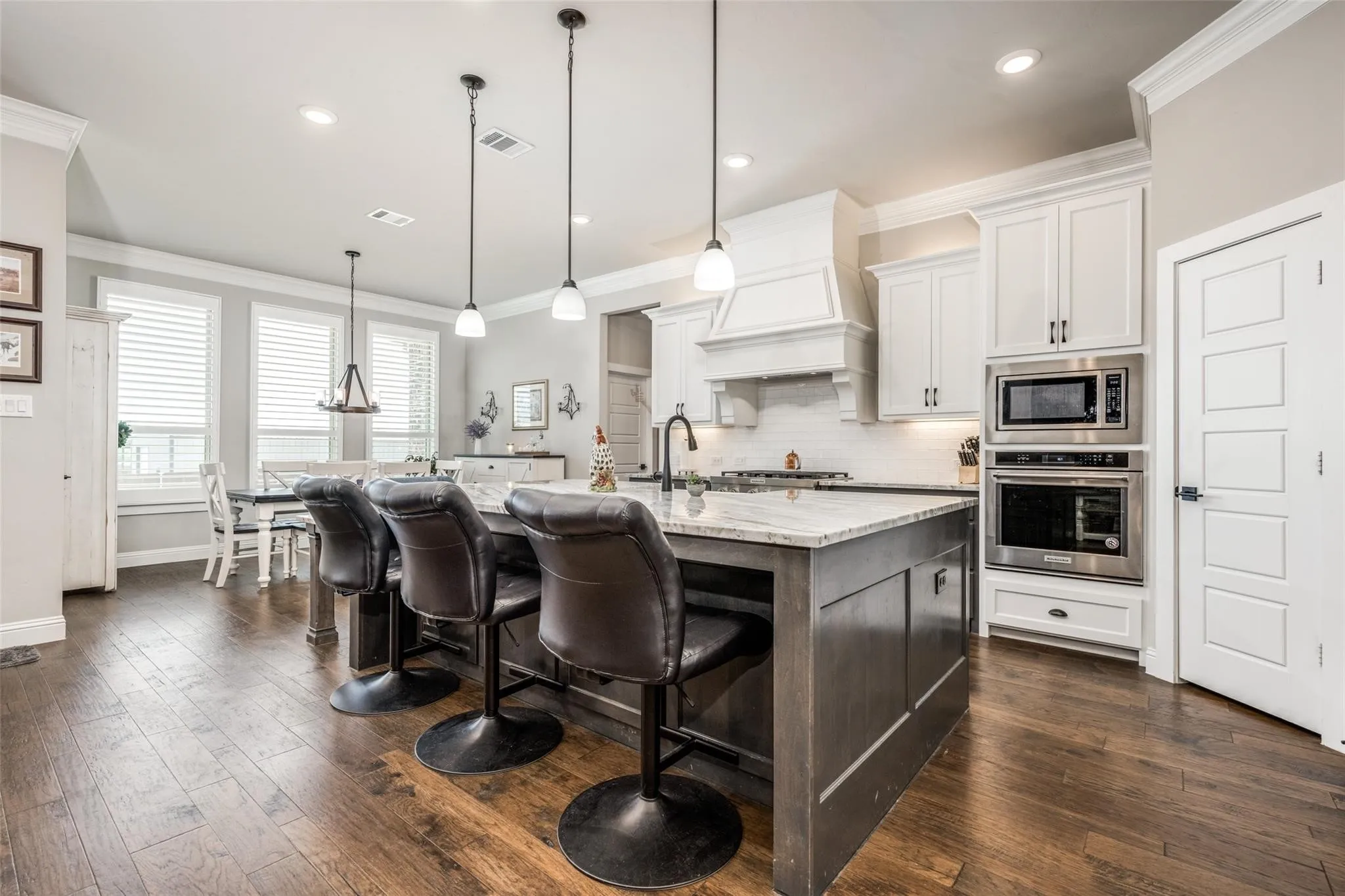 Single Family Residence For Sale in Denton County , 7018 New Castle Lane, Sanger, Texas 76266, 3 Bedroom, 3 Bathroom, 3 Garage spaces, 2,765 Sqft, built in 2020, mls#21350836, Real Estate Agent in Sanger, Homes For Sale in Denton county, Homes For Sale in Sanger, Realtor in Sanger Texas, Real Estate Brokerage Independent Realty Texas, Luminita Cordes Realtor