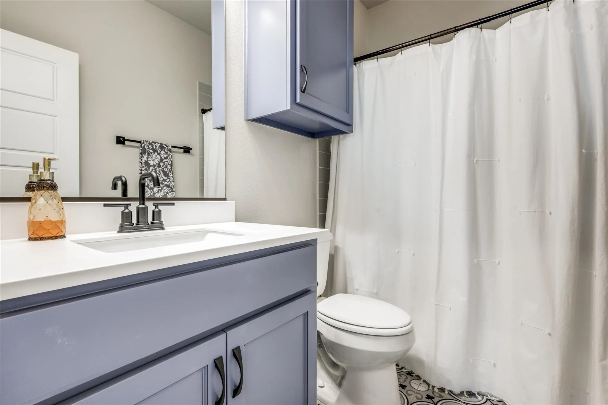 Single Family Residence For Sale in Denton County , 7018 New Castle Lane, Sanger, Texas 76266, 3 Bedroom, 3 Bathroom, 3 Garage spaces, 2,765 Sqft, built in 2020, mls#21350836, Real Estate Agent in Sanger, Homes For Sale in Denton county, Homes For Sale in Sanger, Realtor in Sanger Texas, Real Estate Brokerage Independent Realty Texas, Luminita Cordes Realtor