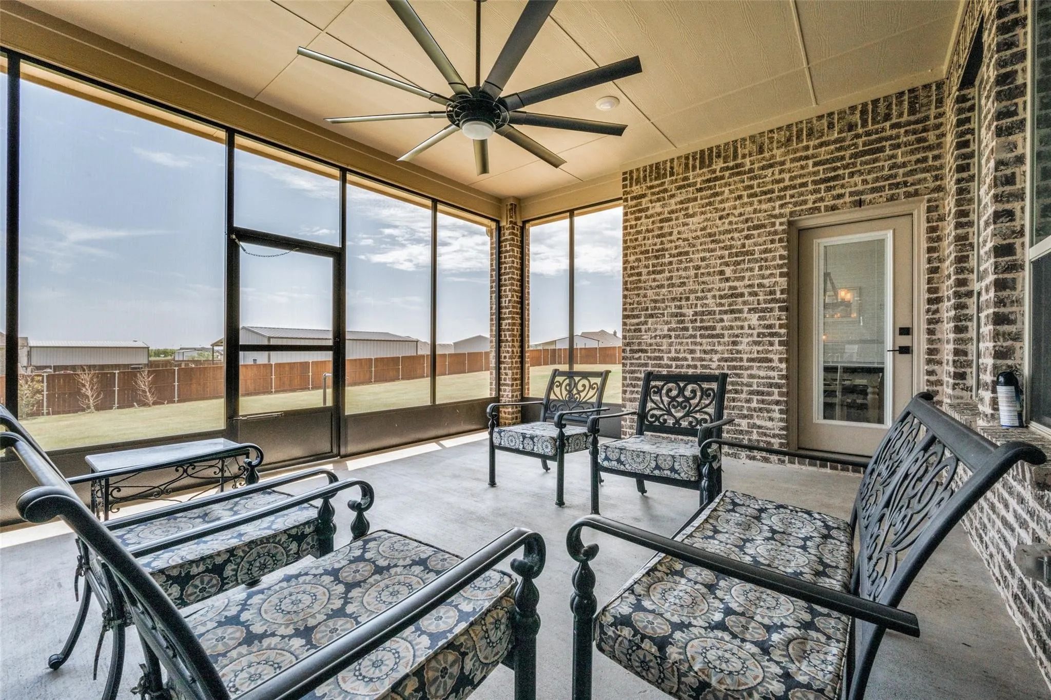 Single Family Residence For Sale in Denton County , 7018 New Castle Lane, Sanger, Texas 76266, 3 Bedroom, 3 Bathroom, 3 Garage spaces, 2,765 Sqft, built in 2020, mls#21350836, Real Estate Agent in Sanger, Homes For Sale in Denton county, Homes For Sale in Sanger, Realtor in Sanger Texas, Real Estate Brokerage Independent Realty Texas, Luminita Cordes Realtor
