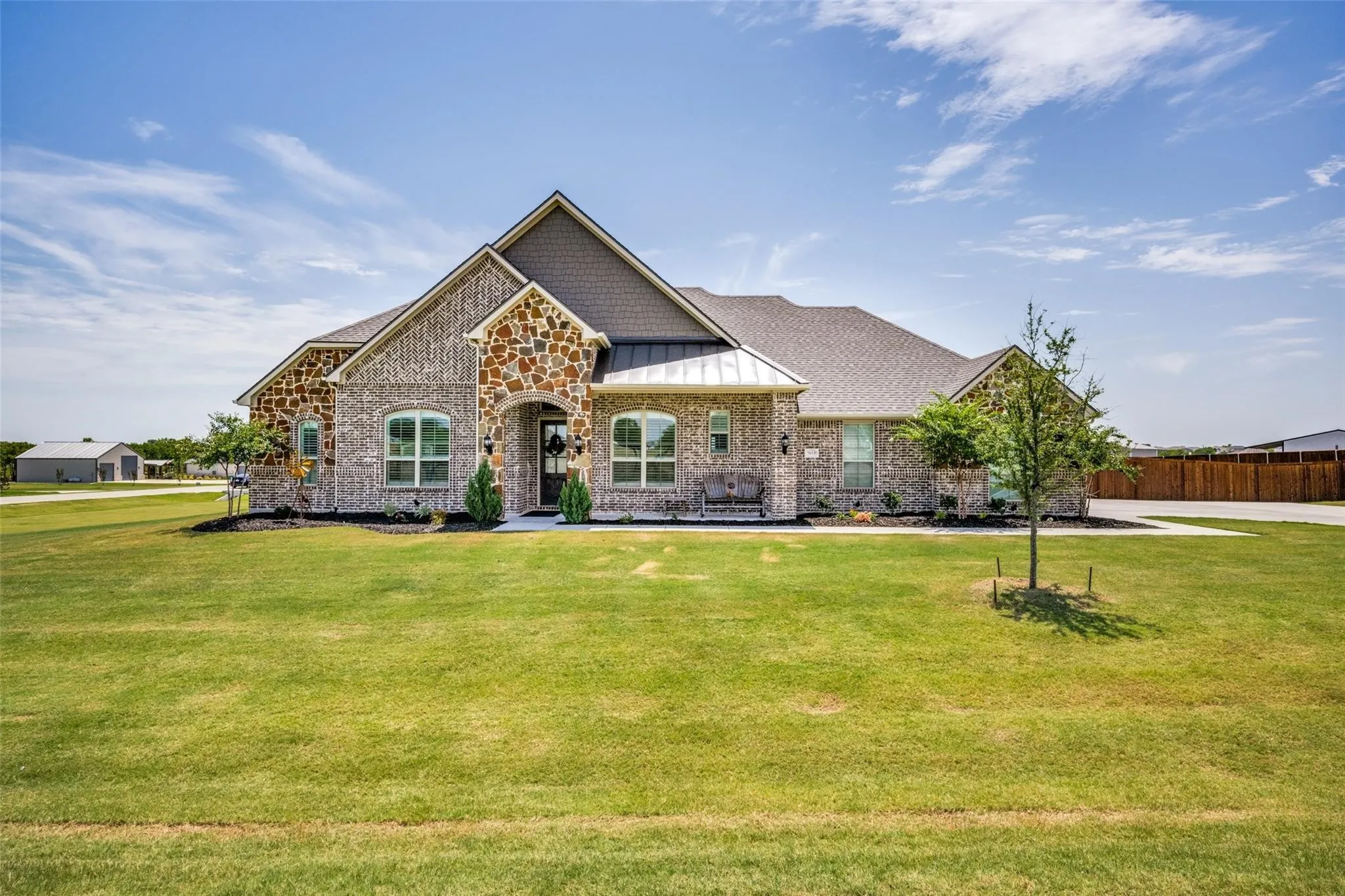 Single Family Residence For Sale in Denton County , 7018 New Castle Lane, Sanger, Texas 76266, 3 Bedroom, 3 Bathroom, 3 Garage spaces, 2,765 Sqft, built in 2020, mls#21350836, Real Estate Agent in Sanger, Homes For Sale in Denton county, Homes For Sale in Sanger, Realtor in Sanger Texas, Real Estate Brokerage Independent Realty Texas, Luminita Cordes Realtor