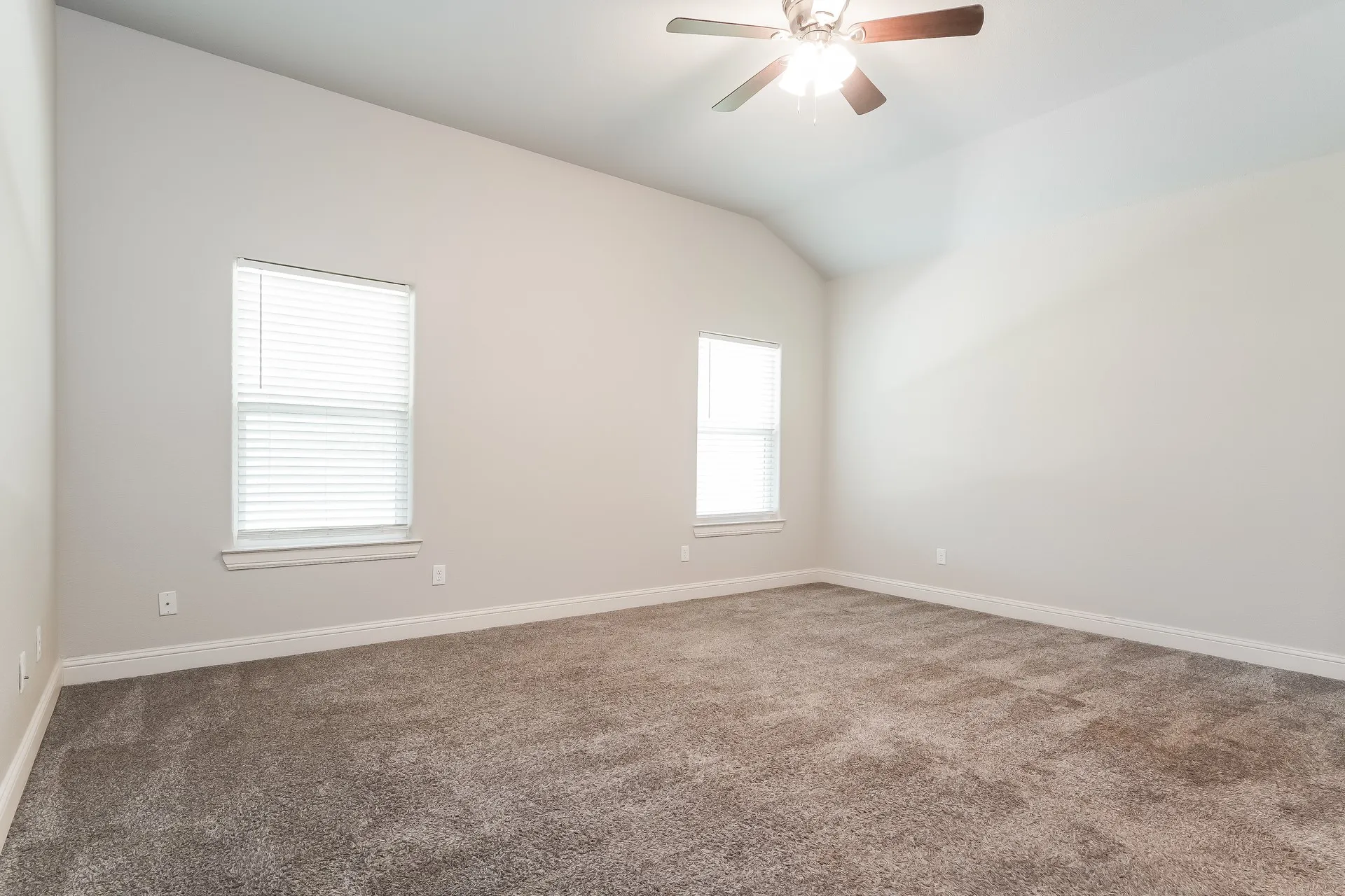 Single Family Residence For Sale in Parker County , 1408 Lexington Street, Weatherford, Texas 76086, 3 Bedroom, 2 Bathroom, 2 Garage spaces, 1,837 Sqft, built in 2018, mls#21340847, Real Estate Agent in Weatherford, Homes For Sale in Parker county, Homes For Sale in Weatherford, Realtor in Weatherford Texas, Real Estate Brokerage Independent Realty Texas, Luminita Cordes Realtor