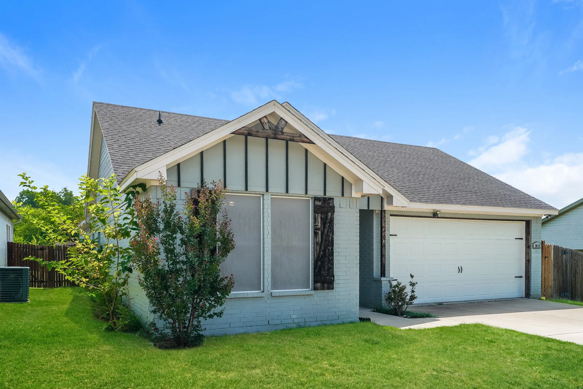 Single Family Residence For Sale in Parker County , 1408 Lexington Street, Weatherford, Texas 76086, 3 Bedroom, 2 Bathroom, 2 Garage spaces, 1,837 Sqft, built in 2018, mls#21340847, Real Estate Agent in Weatherford, Homes For Sale in Parker county, Homes For Sale in Weatherford, Realtor in Weatherford Texas, Real Estate Brokerage Independent Realty Texas, Luminita Cordes Realtor