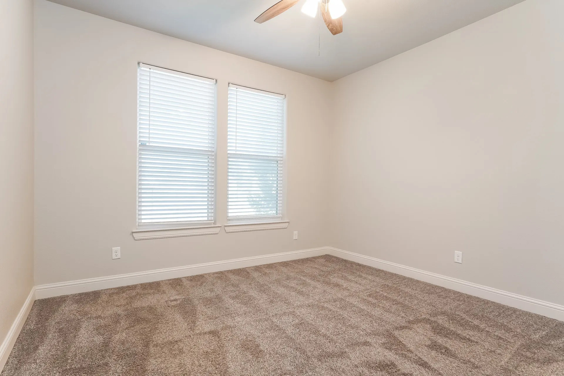 Single Family Residence For Sale in Parker County , 1408 Lexington Street, Weatherford, Texas 76086, 3 Bedroom, 2 Bathroom, 2 Garage spaces, 1,837 Sqft, built in 2018, mls#21340847, Real Estate Agent in Weatherford, Homes For Sale in Parker county, Homes For Sale in Weatherford, Realtor in Weatherford Texas, Real Estate Brokerage Independent Realty Texas, Luminita Cordes Realtor