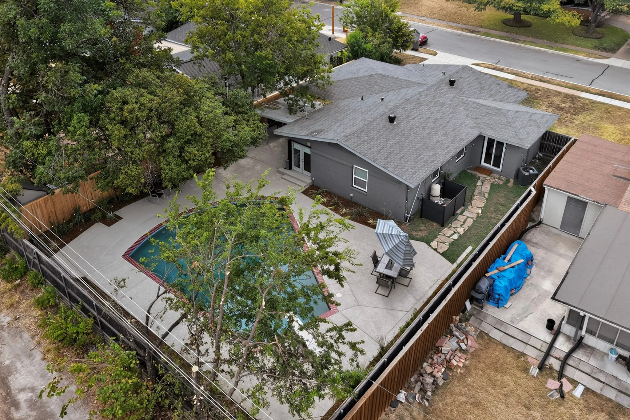 Single Family Residence For Sale in Dallas County , 6718 Santa Anita Drive, Dallas, Texas 75214, 3 Bedroom, 2 Bathroom, Garage spaces, 1,366 Sqft, built in 1954, mls#21353672, Real Estate Agent in Dallas, Homes For Sale in Dallas county, Homes For Sale in Dallas, Realtor in Dallas Texas, Real Estate Brokerage Independent Realty Texas, Luminita Cordes Realtor