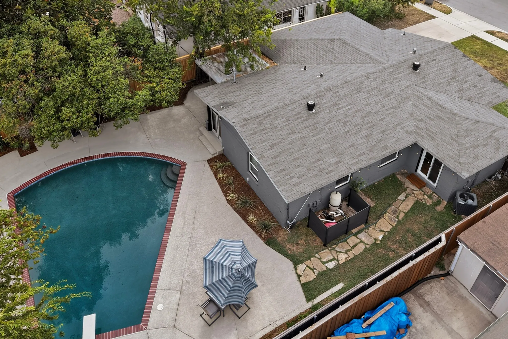Single Family Residence For Sale in Dallas County , 6718 Santa Anita Drive, Dallas, Texas 75214, 3 Bedroom, 2 Bathroom, Garage spaces, 1,366 Sqft, built in 1954, mls#21353672, Real Estate Agent in Dallas, Homes For Sale in Dallas county, Homes For Sale in Dallas, Realtor in Dallas Texas, Real Estate Brokerage Independent Realty Texas, Luminita Cordes Realtor