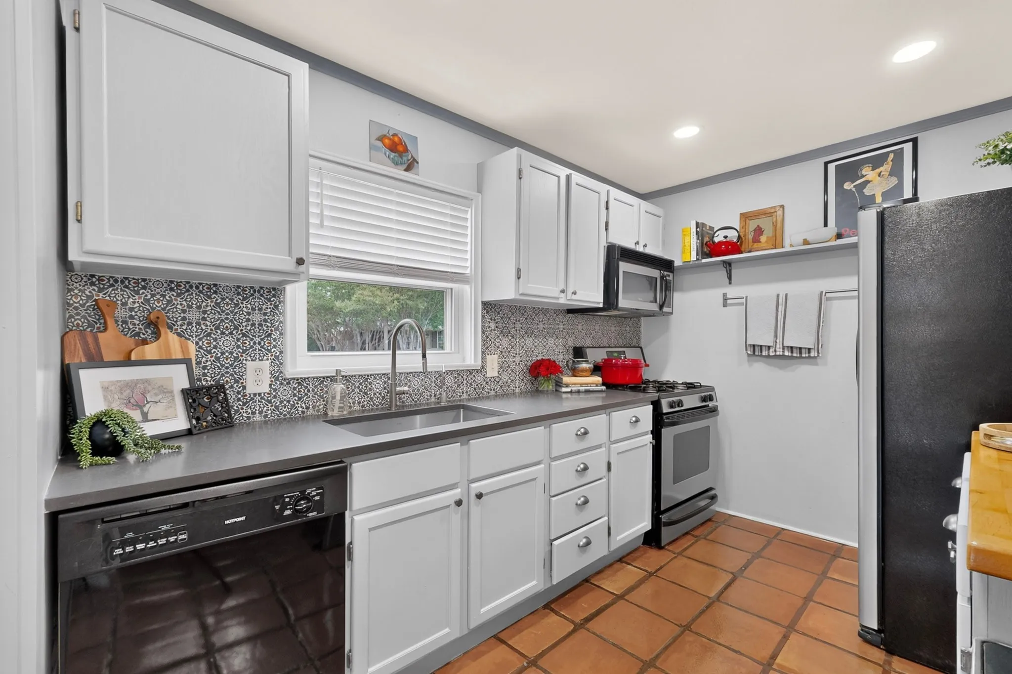 Single Family Residence For Sale in Dallas County , 6718 Santa Anita Drive, Dallas, Texas 75214, 3 Bedroom, 2 Bathroom, Garage spaces, 1,366 Sqft, built in 1954, mls#21353672, Real Estate Agent in Dallas, Homes For Sale in Dallas county, Homes For Sale in Dallas, Realtor in Dallas Texas, Real Estate Brokerage Independent Realty Texas, Luminita Cordes Realtor